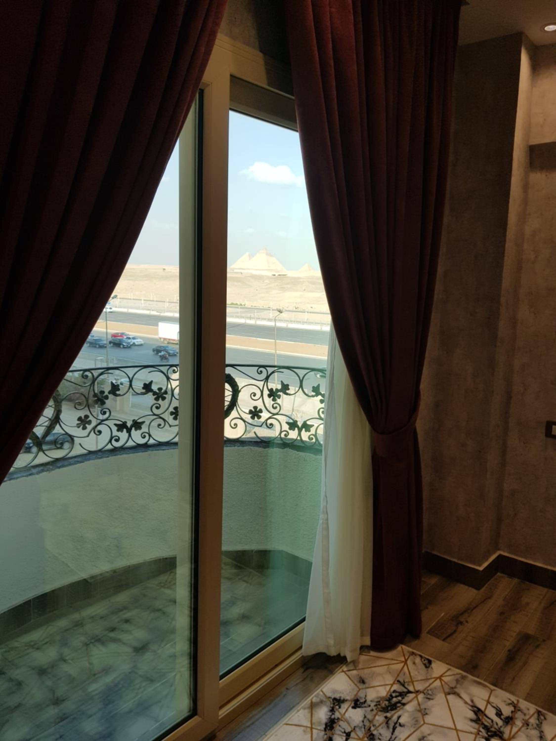 Pyramids Planet Hotel — 4