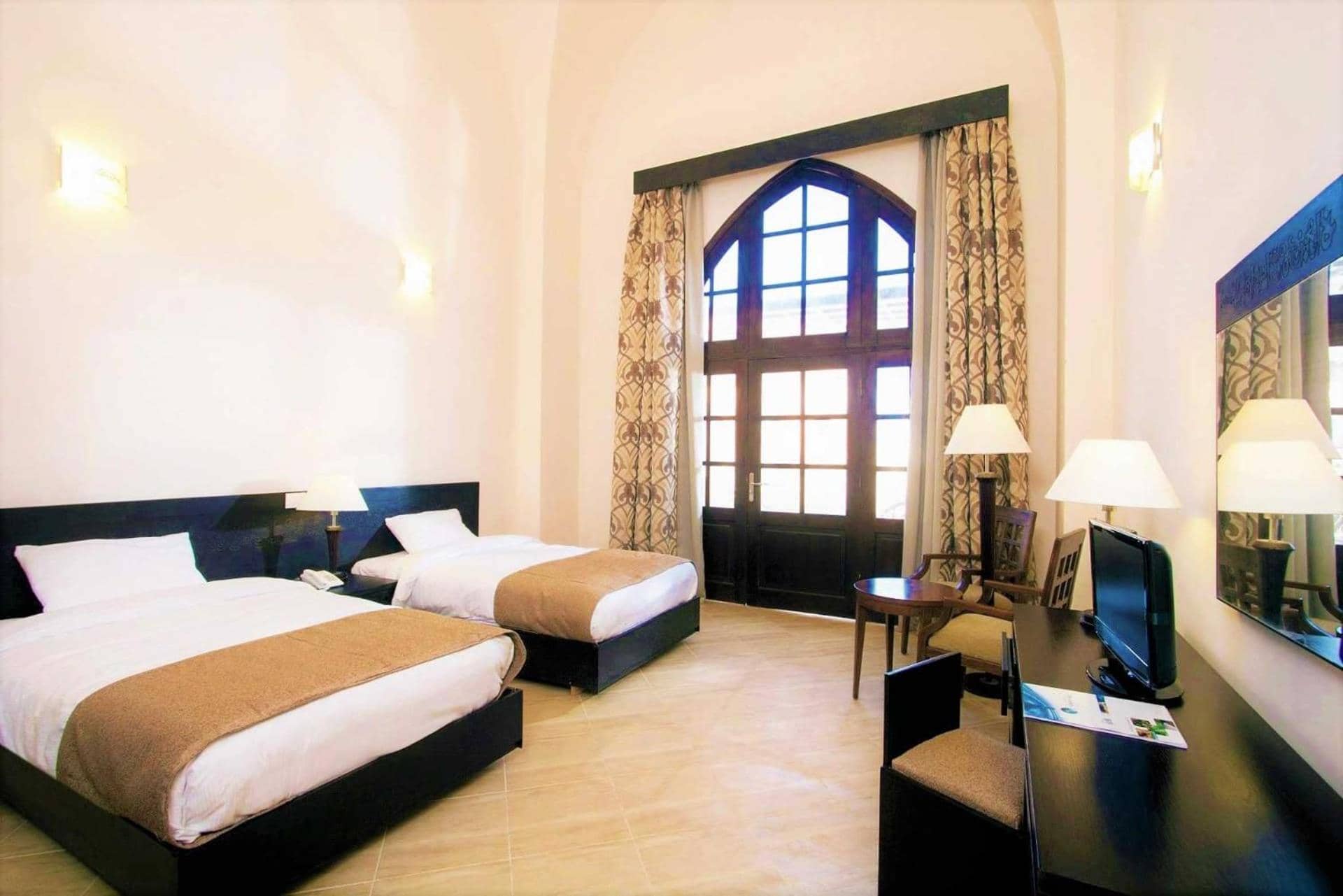 Rohanou Beach Resort — 2