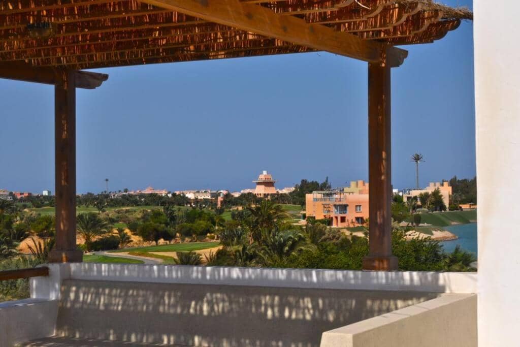 Villa with 5 bedrooms & 4 bathrooms - private heated pool — 3