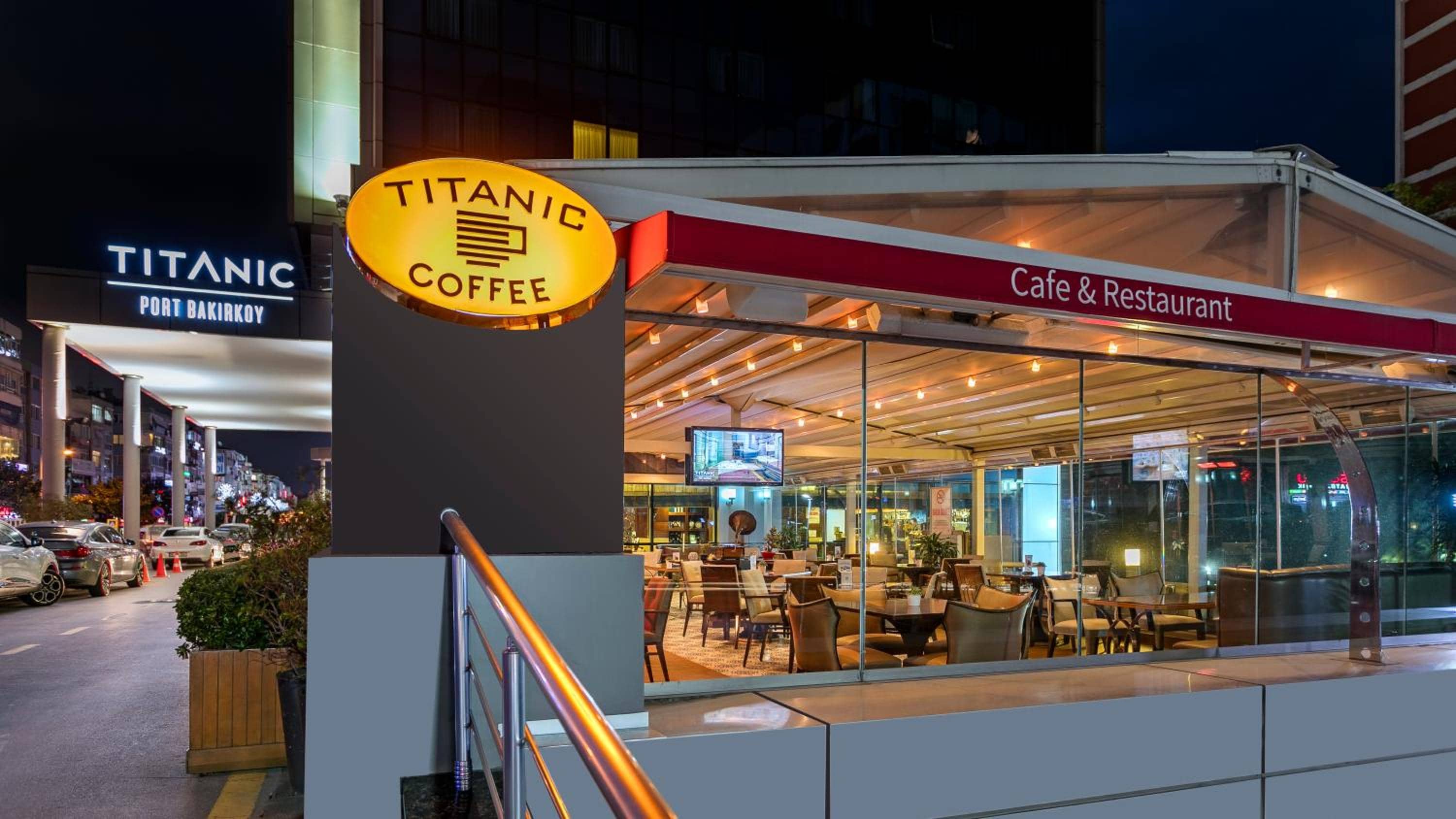 Titanic Port Bakirkoy — 2