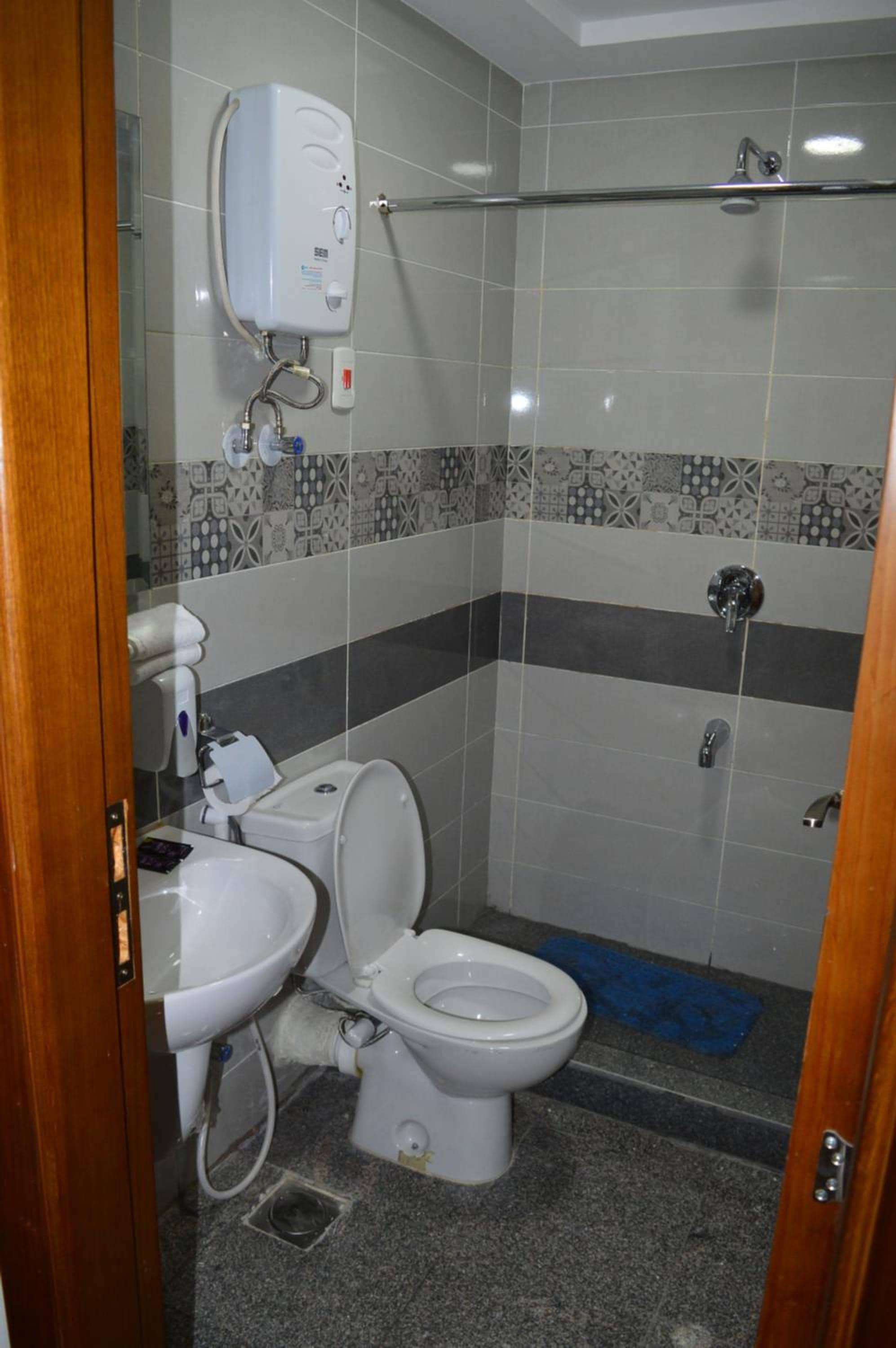 Royal Inn Residence — 2