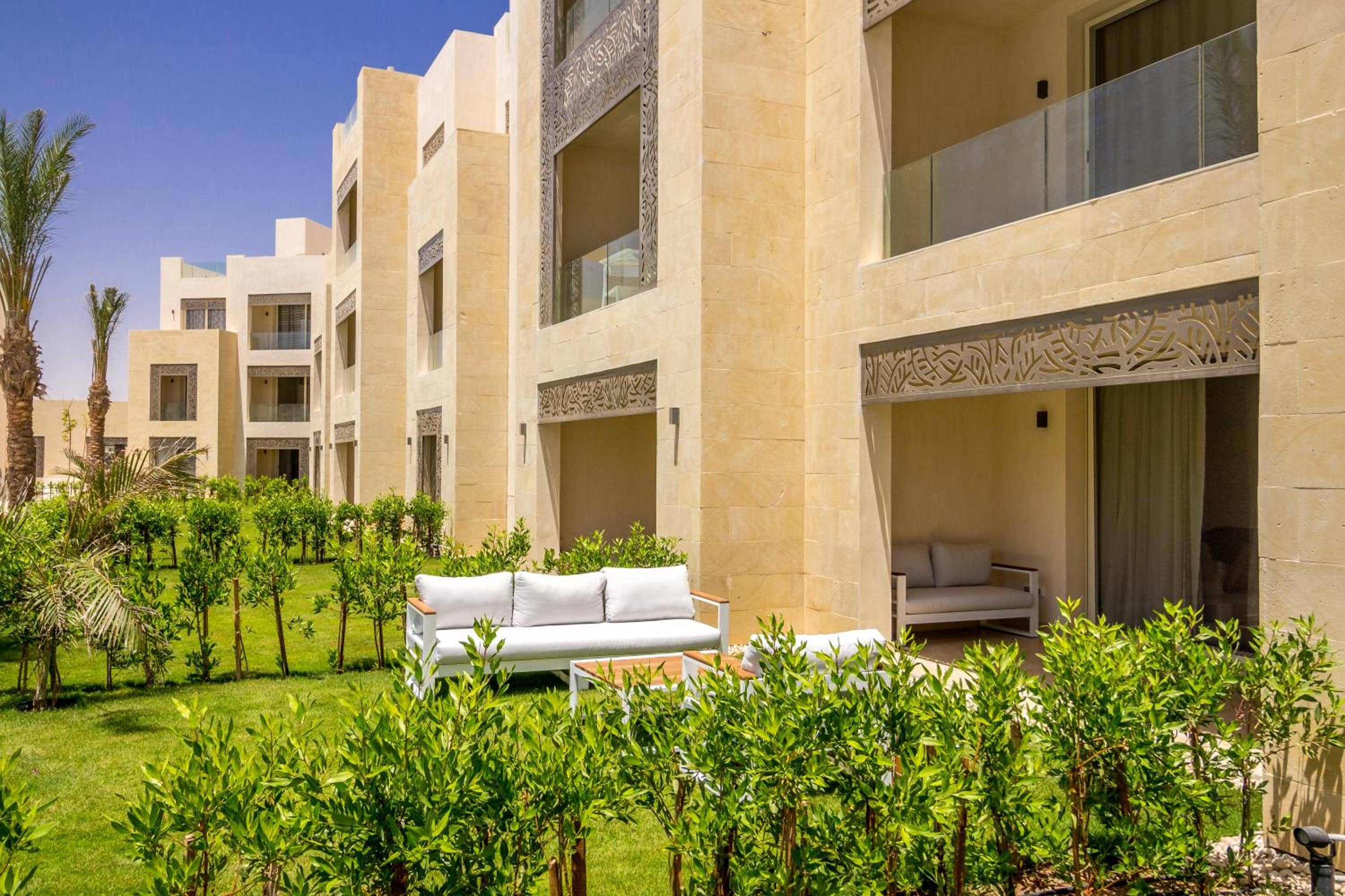 Ollystays - Beach & Pool FREE Access, Mangroovy 2BR !
