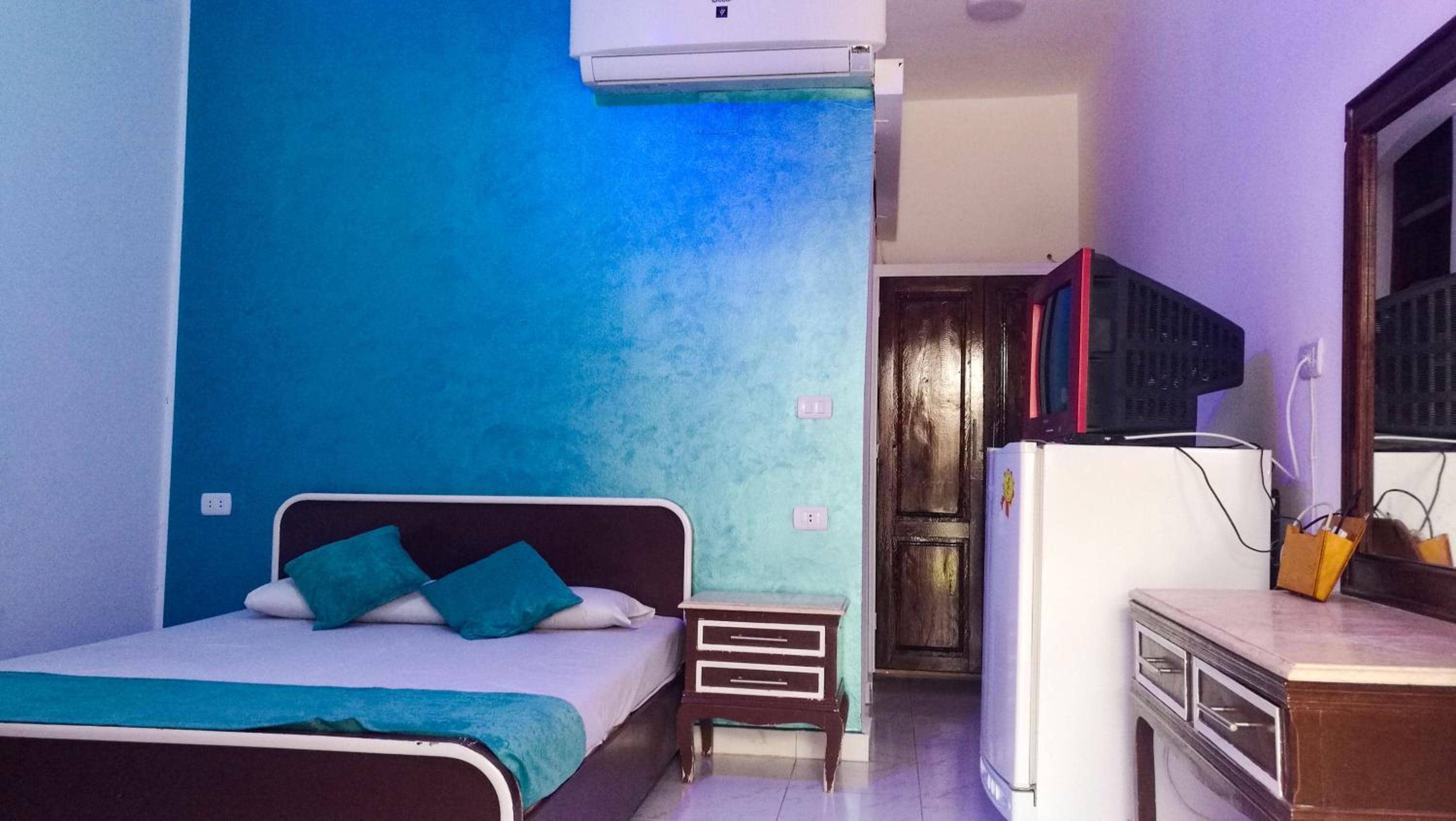 Octopus Hotel — 2