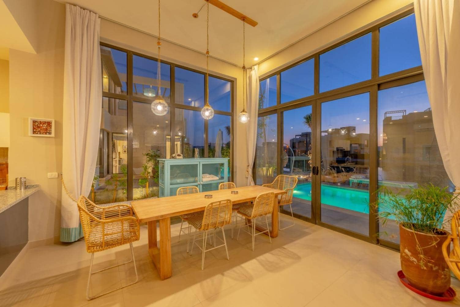 La Casa de Playa Tawila on Island 4BR Private with Heated Pool — 3