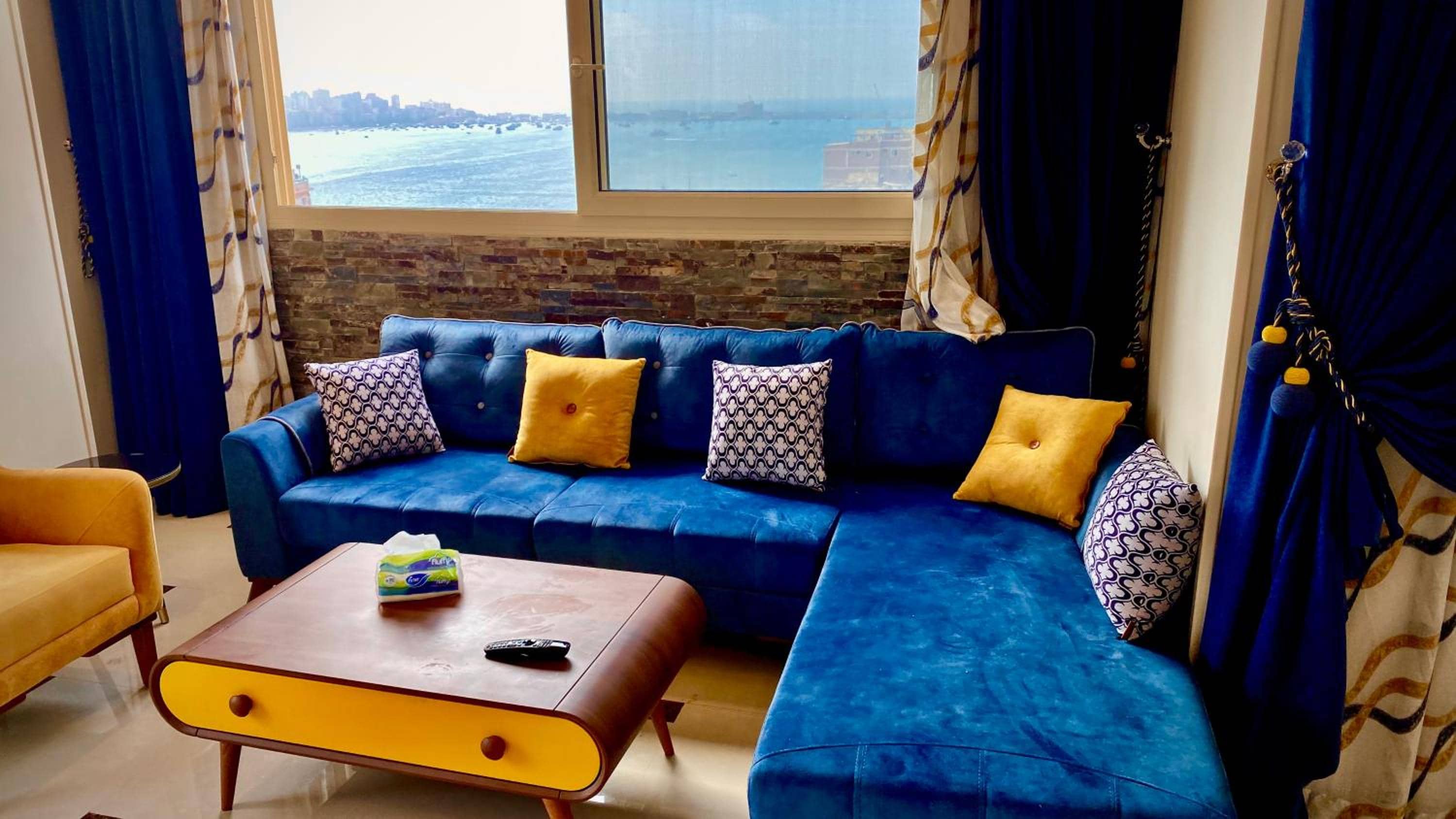 Royal Luxury Apartment with Gorgeous Sea View — 2