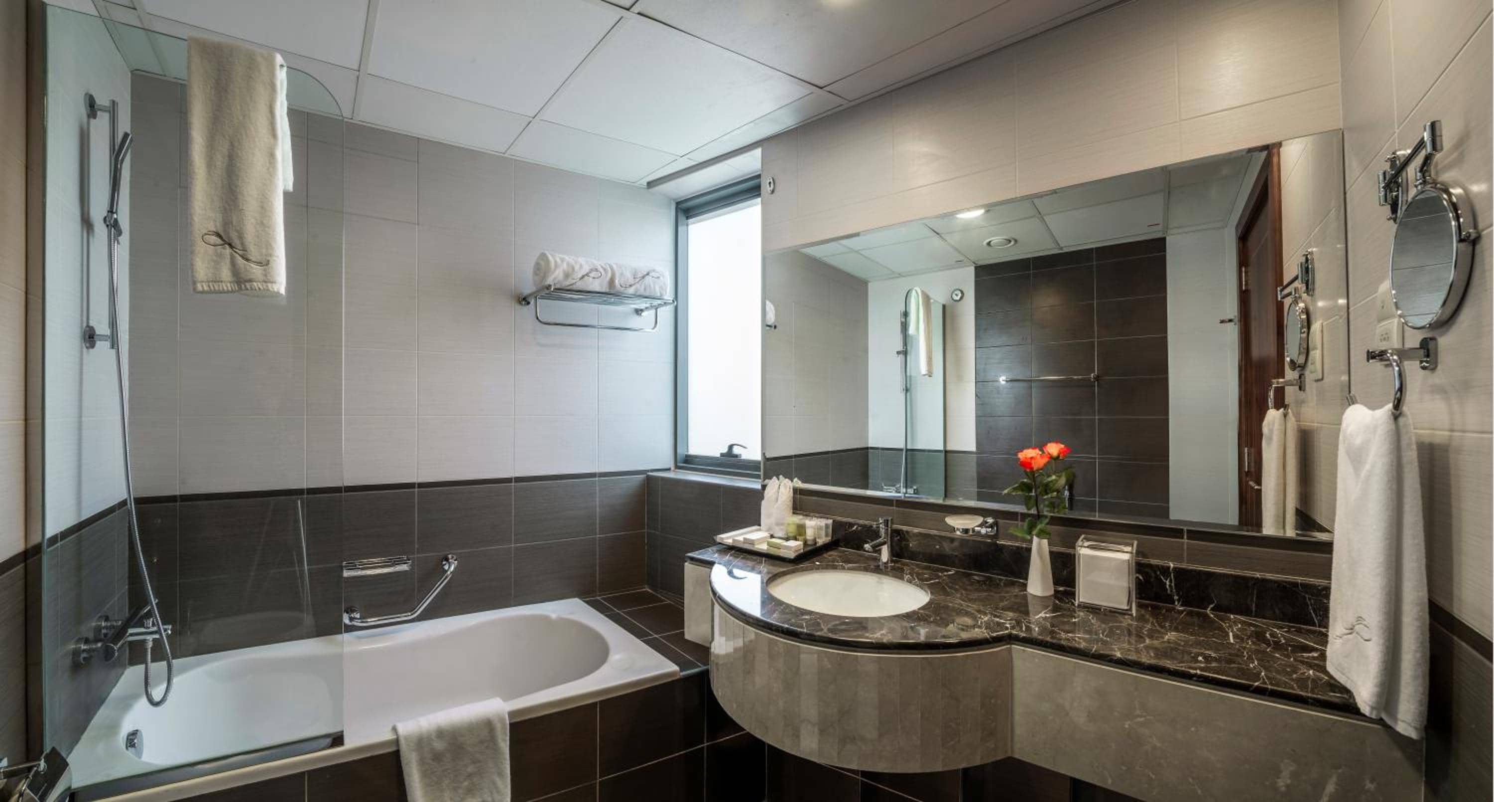 City Premiere Marina Hotel Apartments — 2
