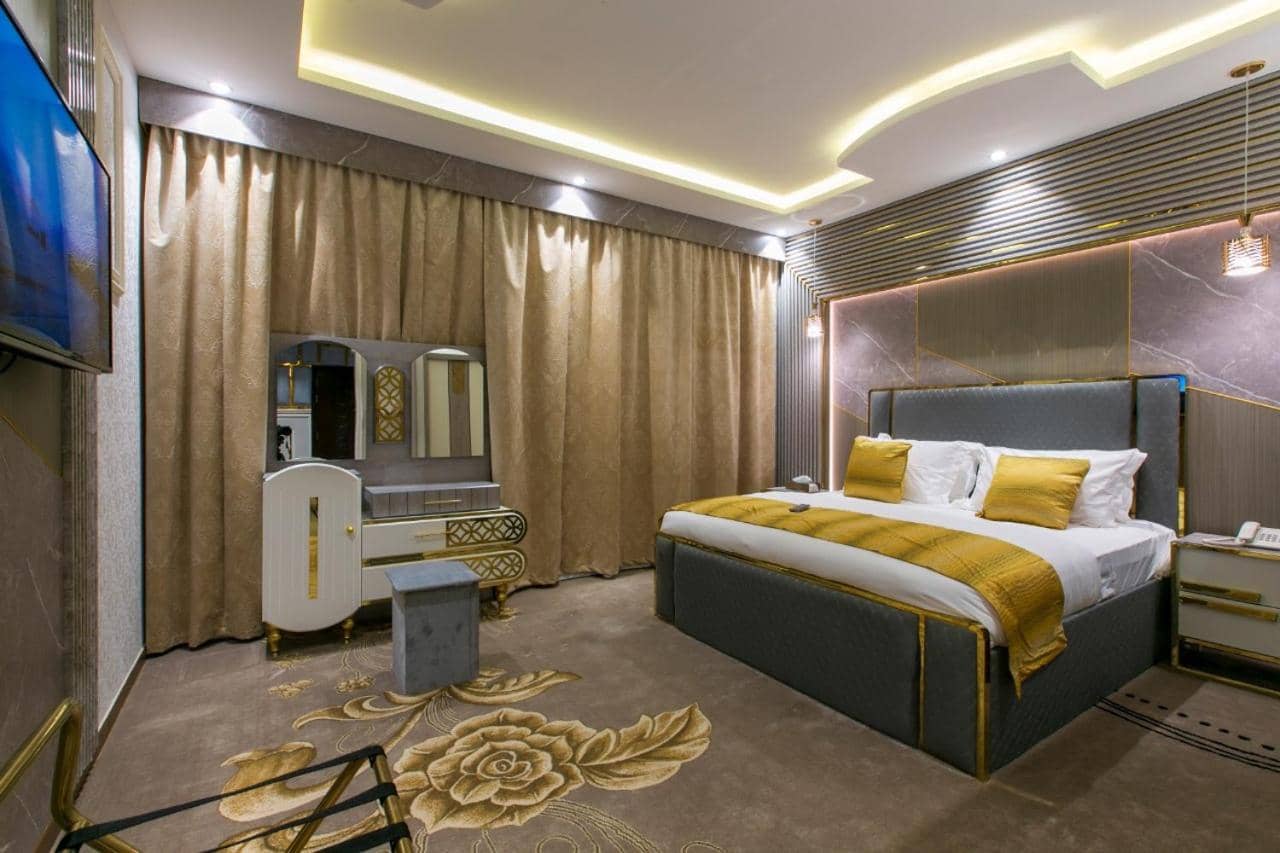 Lambert ApartHotel — 2