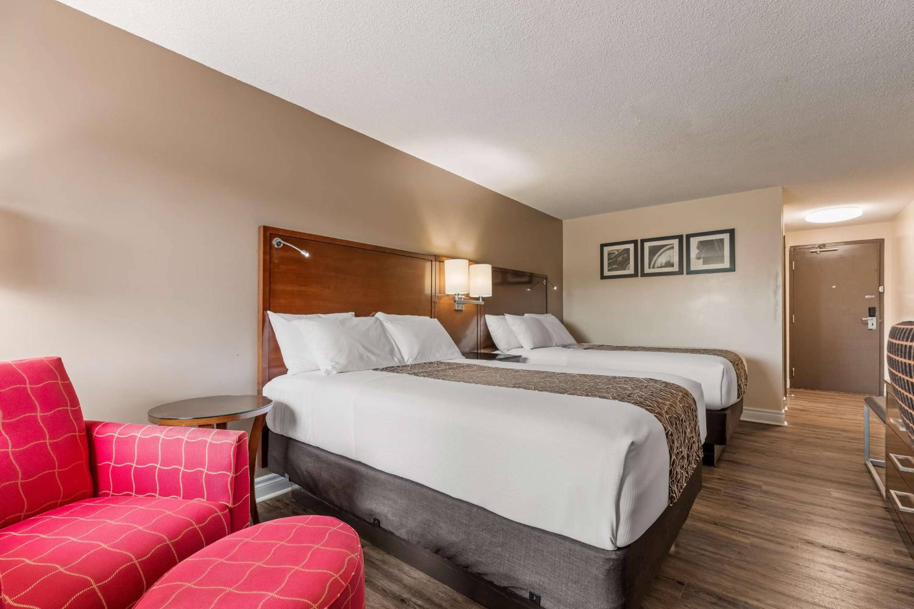 SureStay Hotel by Best Western Kemptville — 3