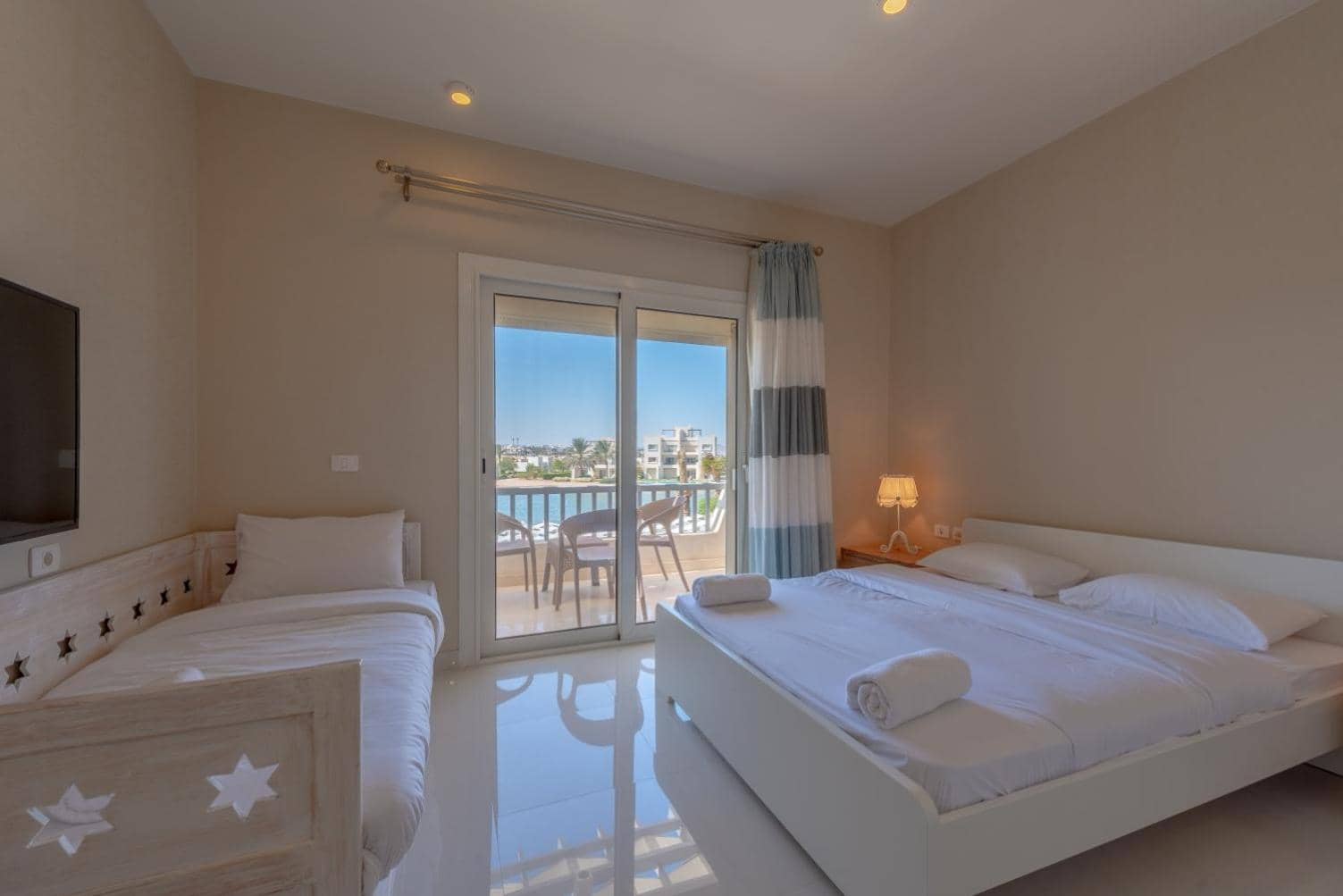 Joubal 3BR Villa Private Pool next to Marina — 2