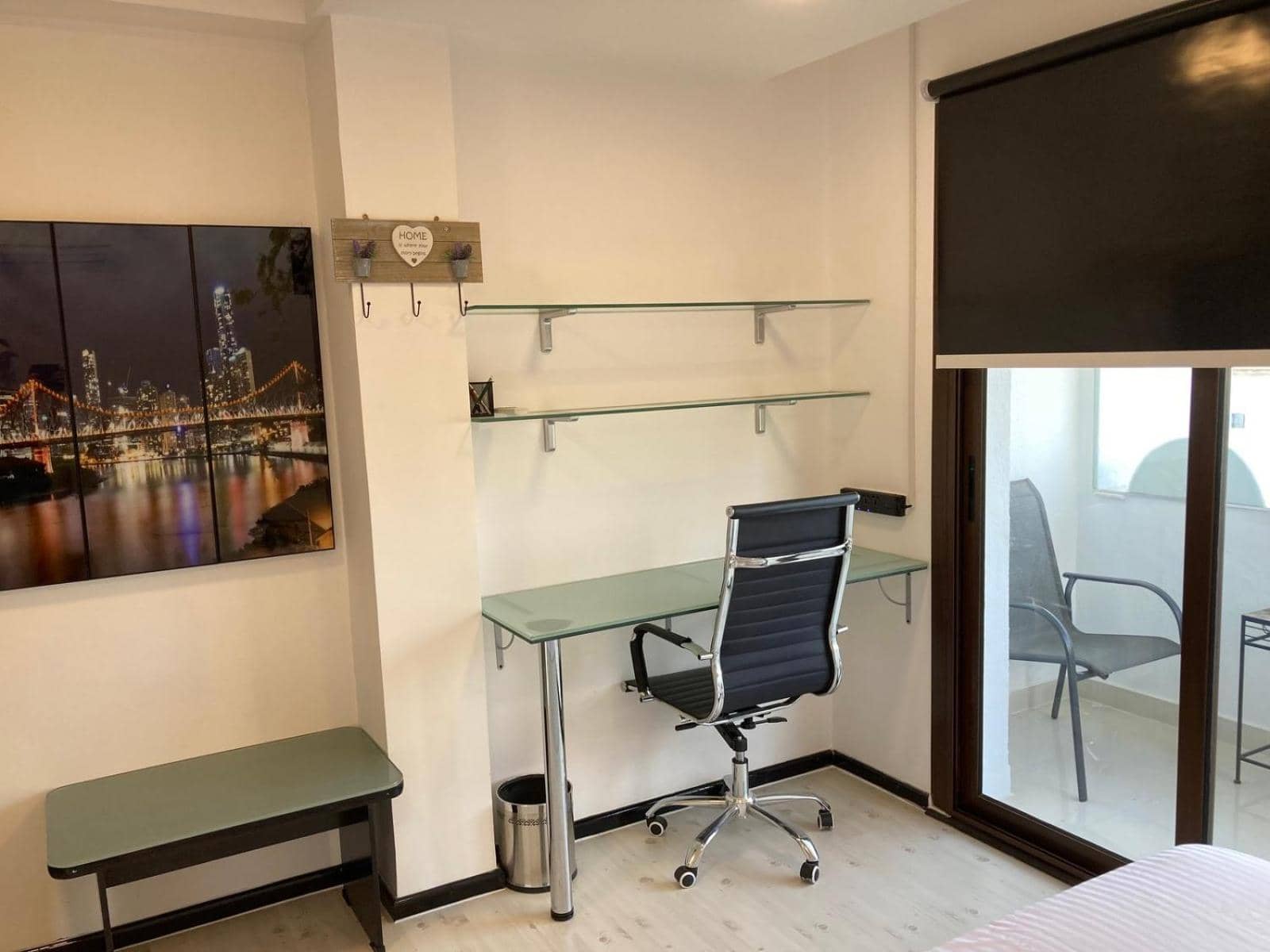 Diar El Rabwa Modern Apartment with Free WiFi and Private Balcony — 4