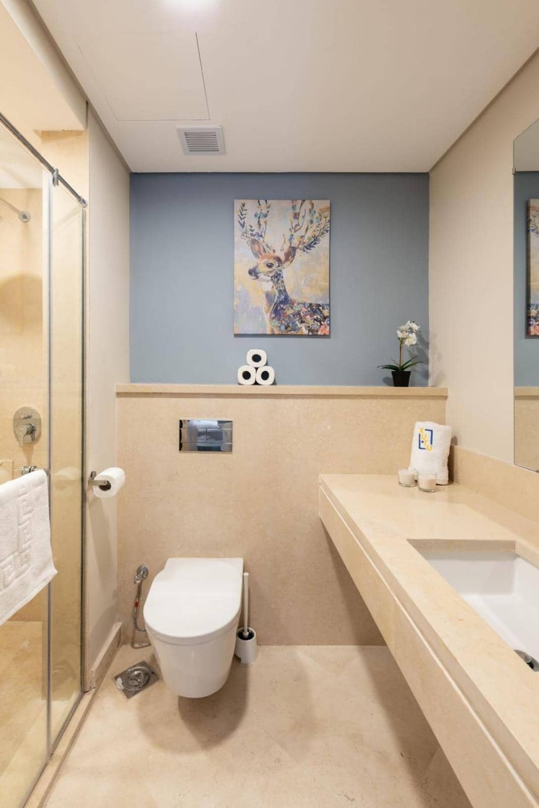 Exotic 1BDR w Outdoor Terrace Pool & Beach Access — 3
