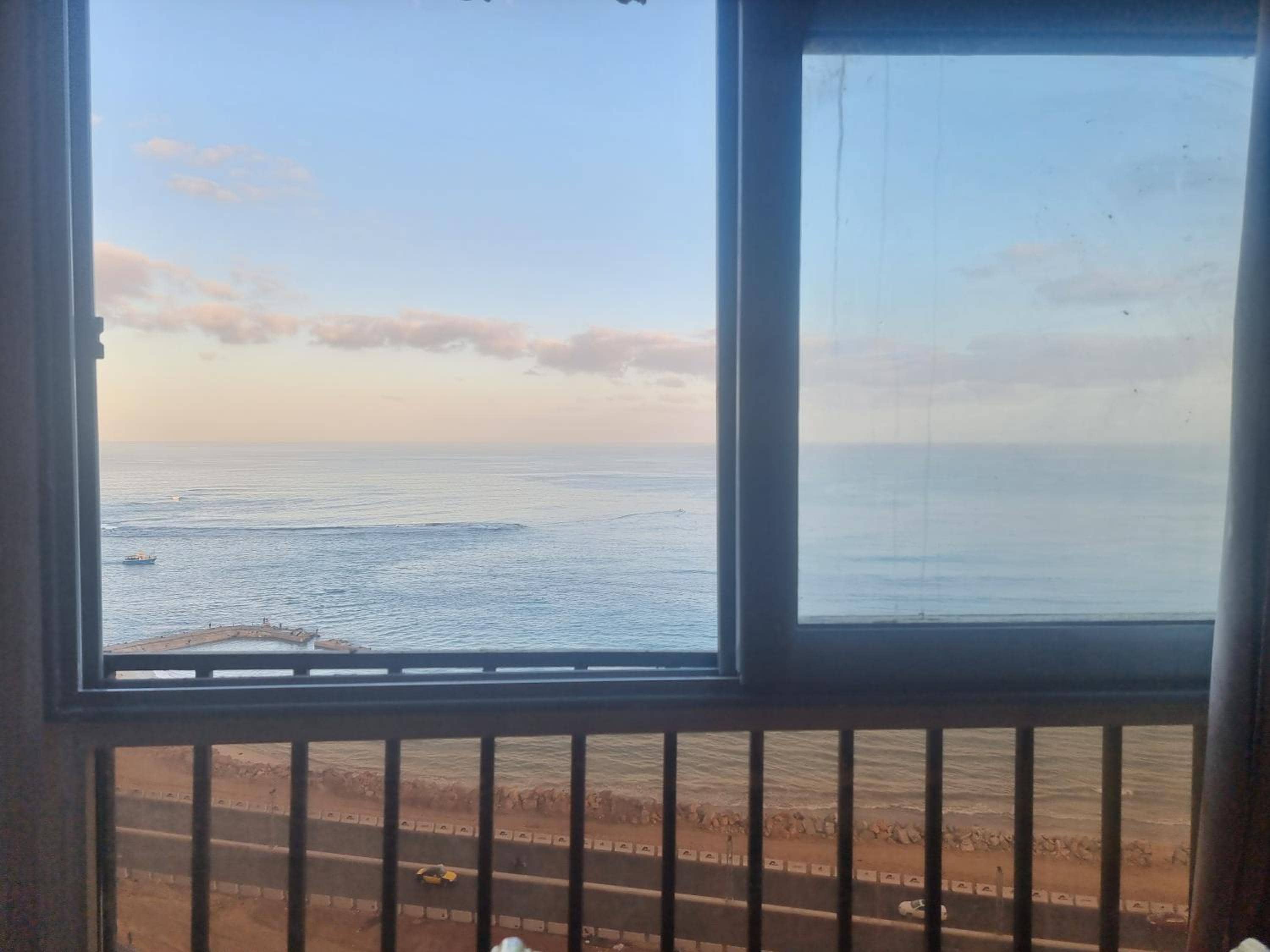 Panoramic Sea View ZAMZM Flat miami FAMILY ONLY شقة فندقية زمزم بانورما بشاطئ ميامي - الاسكندرية صف اول مباشر علي بحر - عائلات فقط — 5
