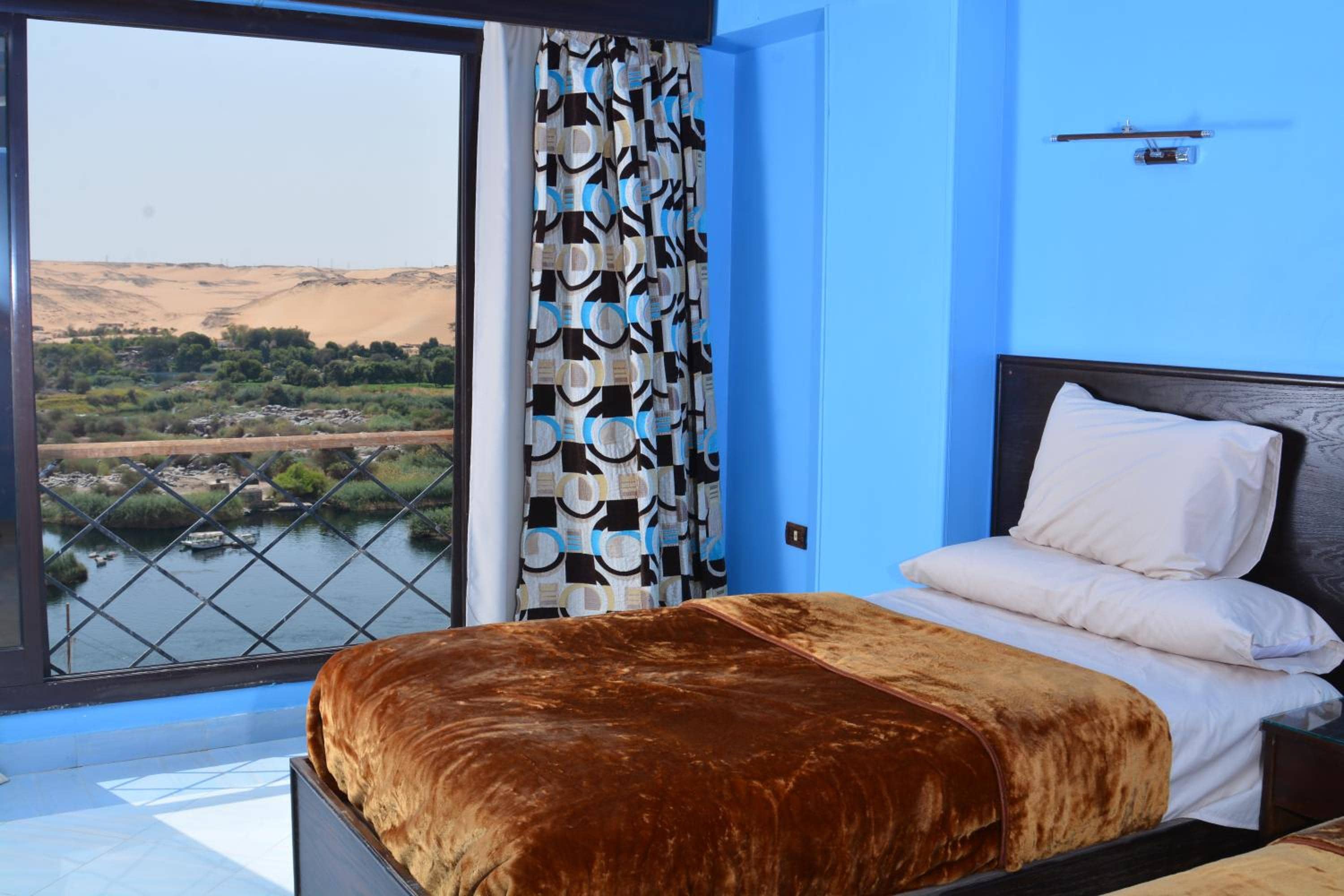 ASWAN NILE PALACE (swimming pool-rooftop-Nile view) — 5