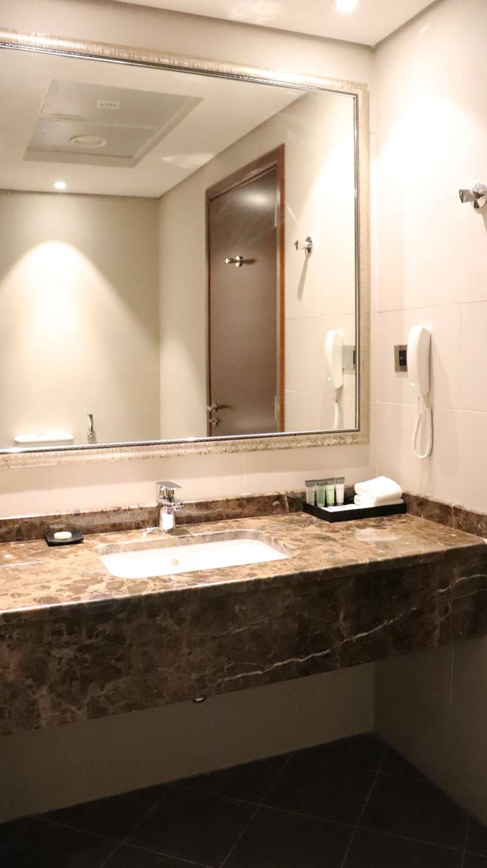 Al Riyadh Hotel Apartments — 2