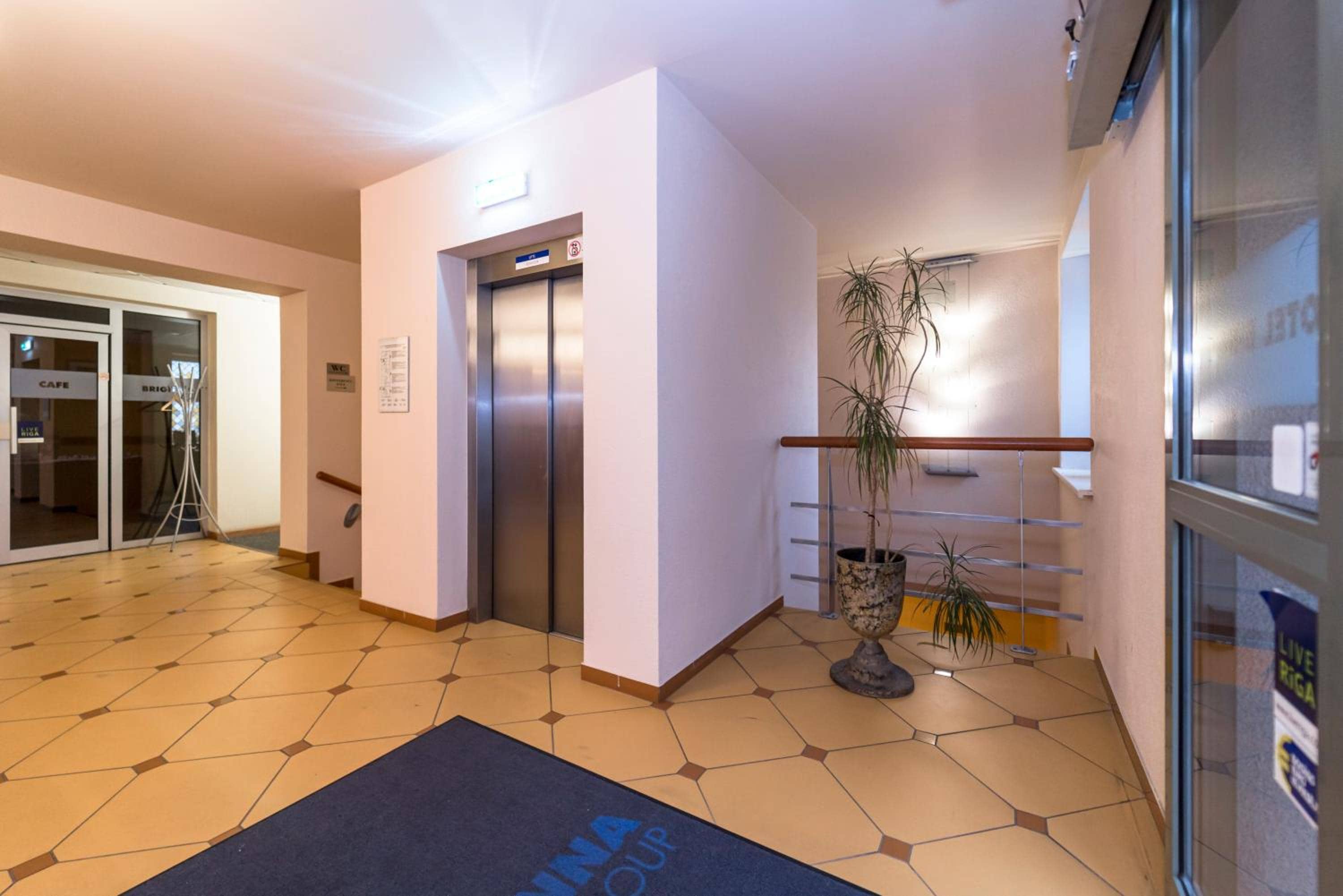 Kolonna Hotel Brigita — 4