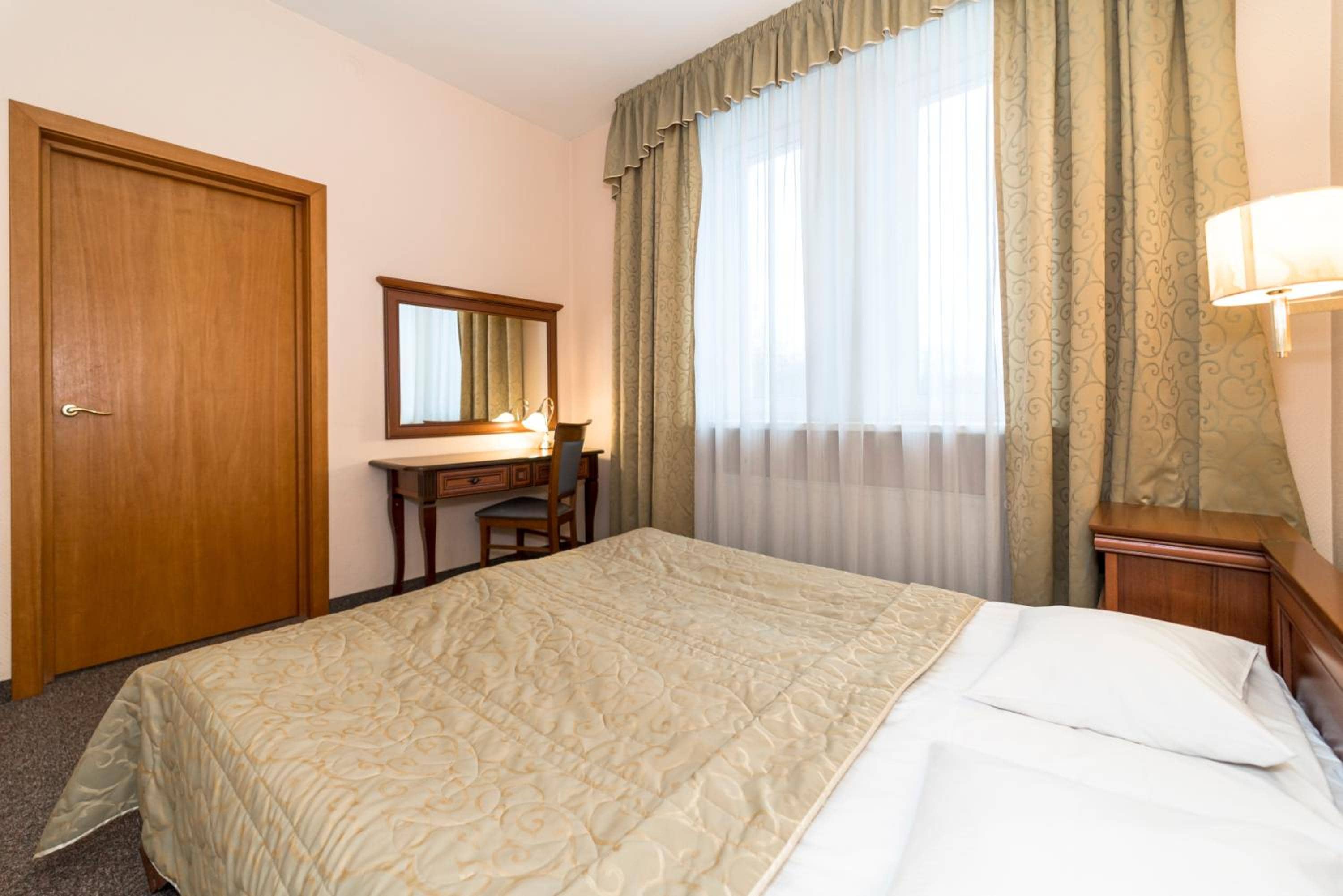Kolonna Hotel Brigita — 3