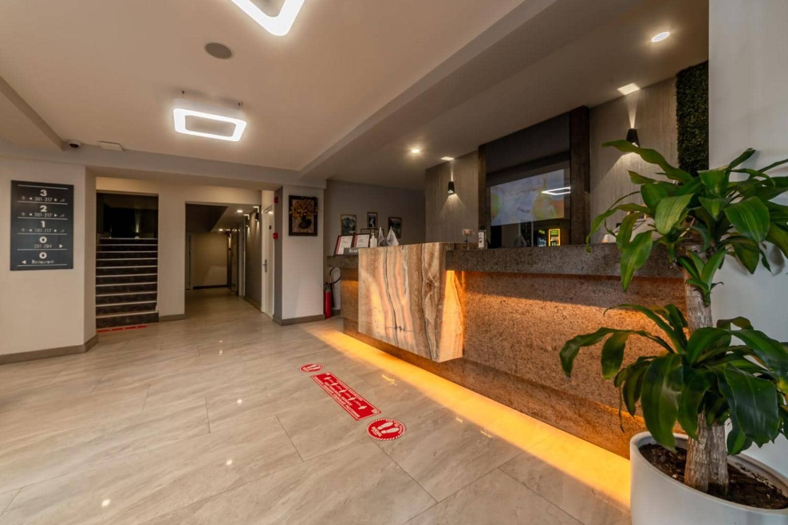 Tema 242 Hotel
