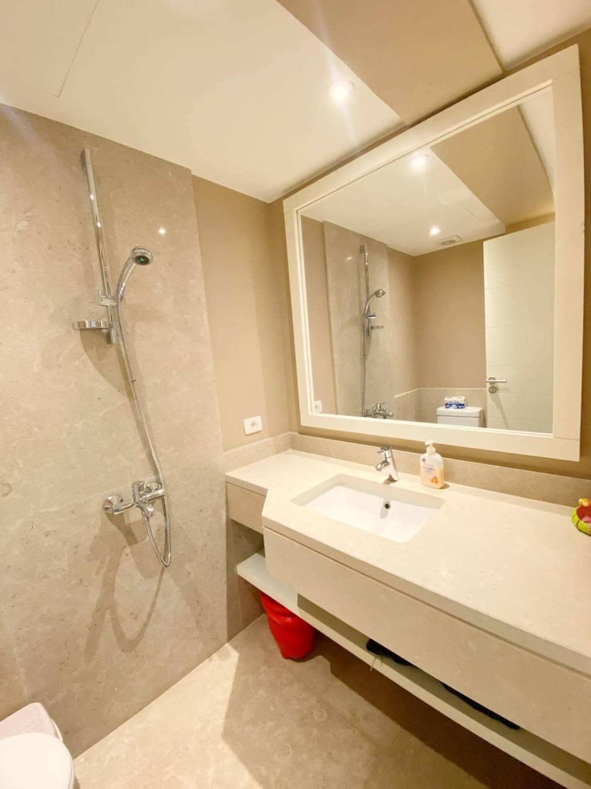 Minimal & Central 1BDR Apt Abu Tig Marina — 3