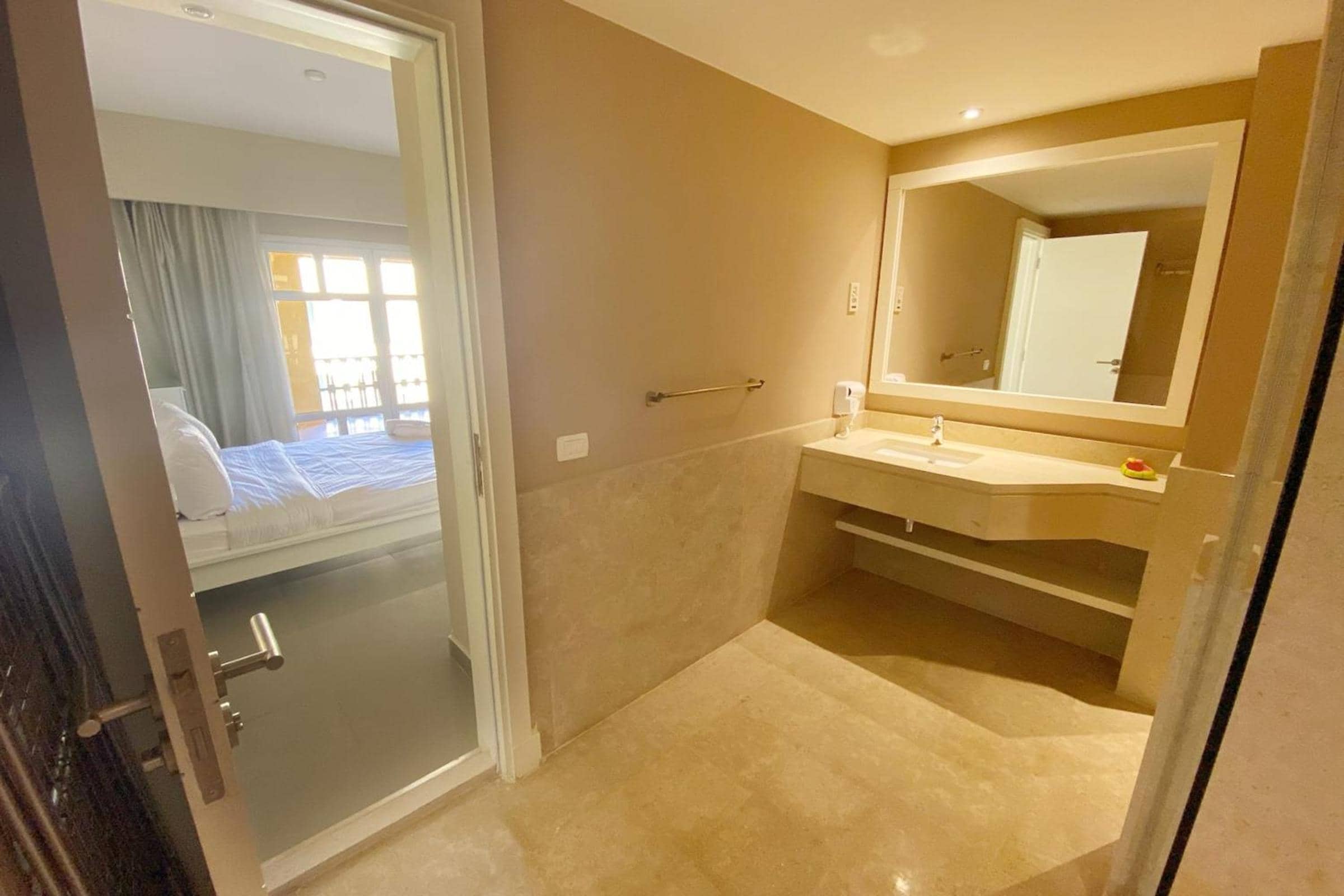 Minimal & Central 1BDR Apt Abu Tig Marina — 2