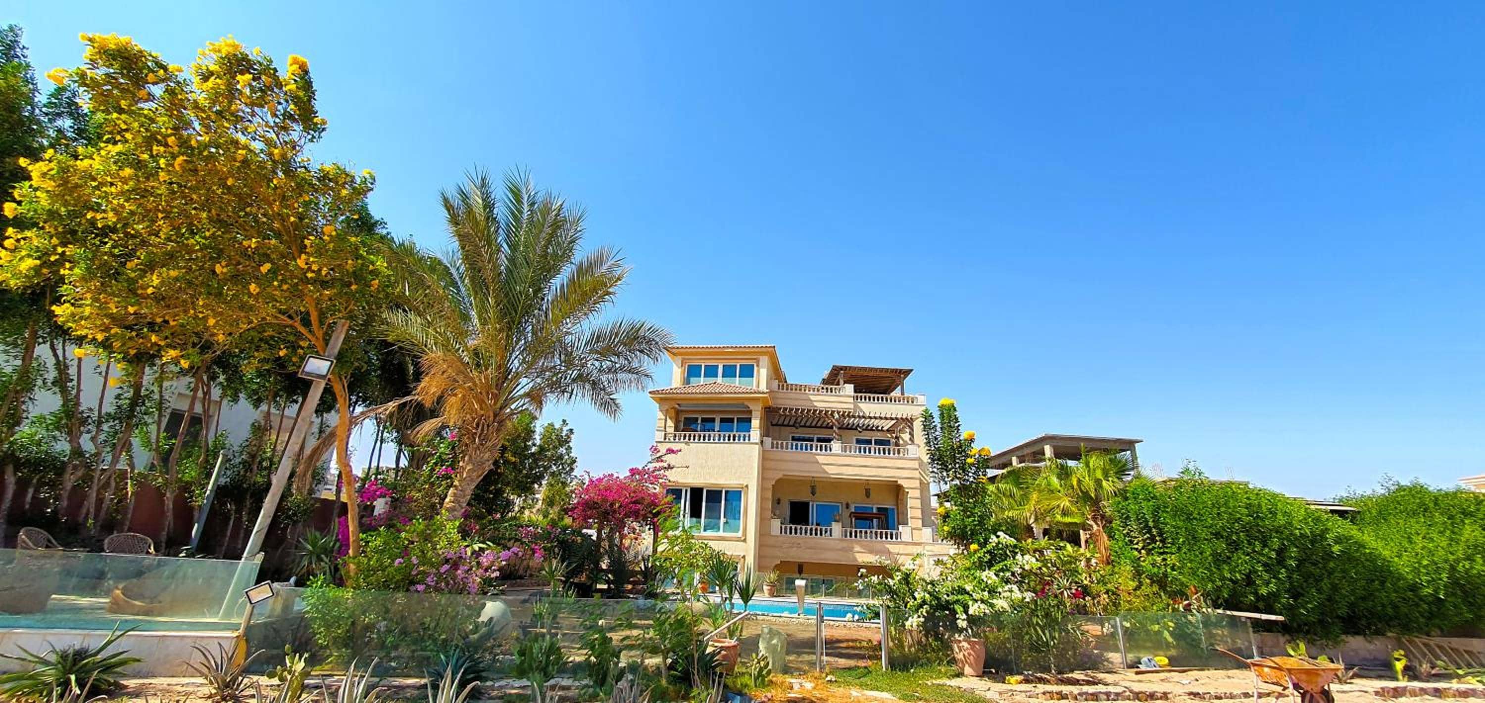 Luxury Seafront Pool Villa - 3 Stories & Roof floor - All Master Bedrooms — 4