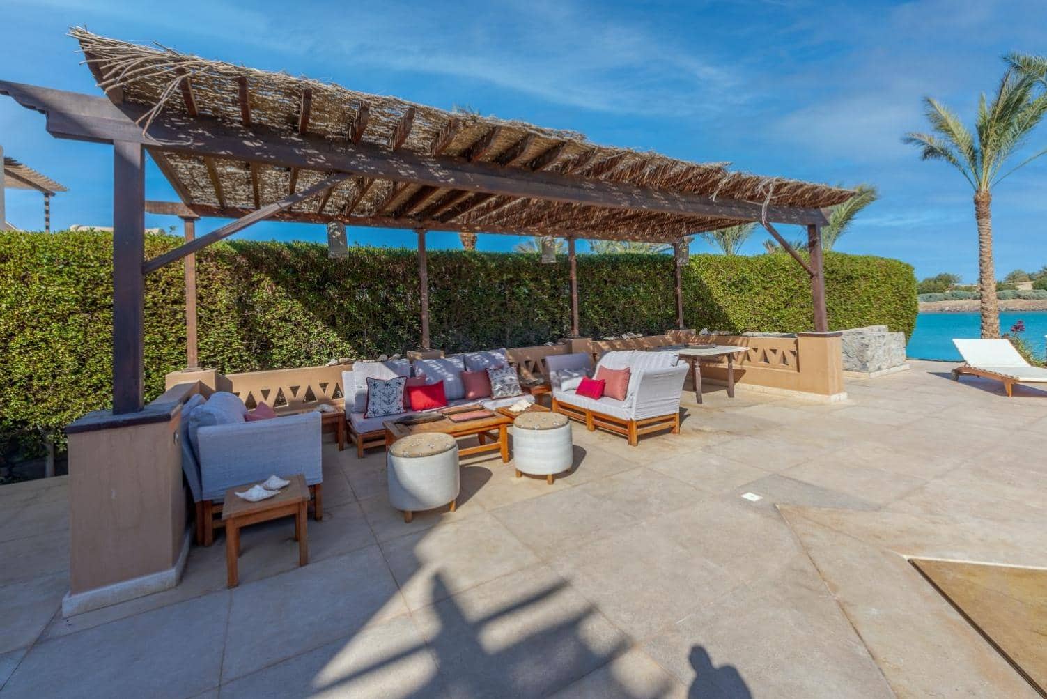 Chic 3BR Villa West Golf with Pool, Lagoon View & Guest House — 4