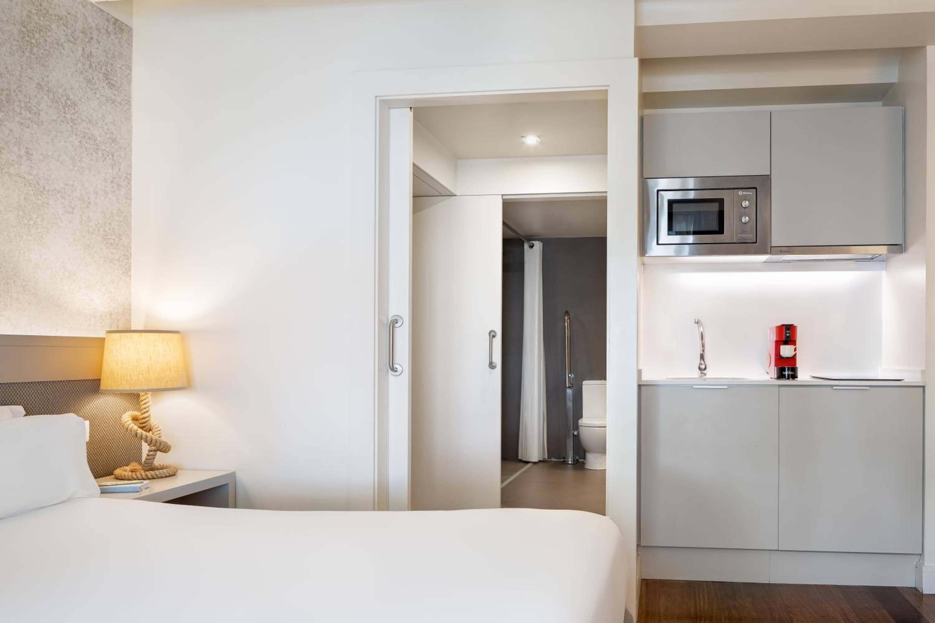 Duquesa Suites Hotel by Grup Duquessa — 2