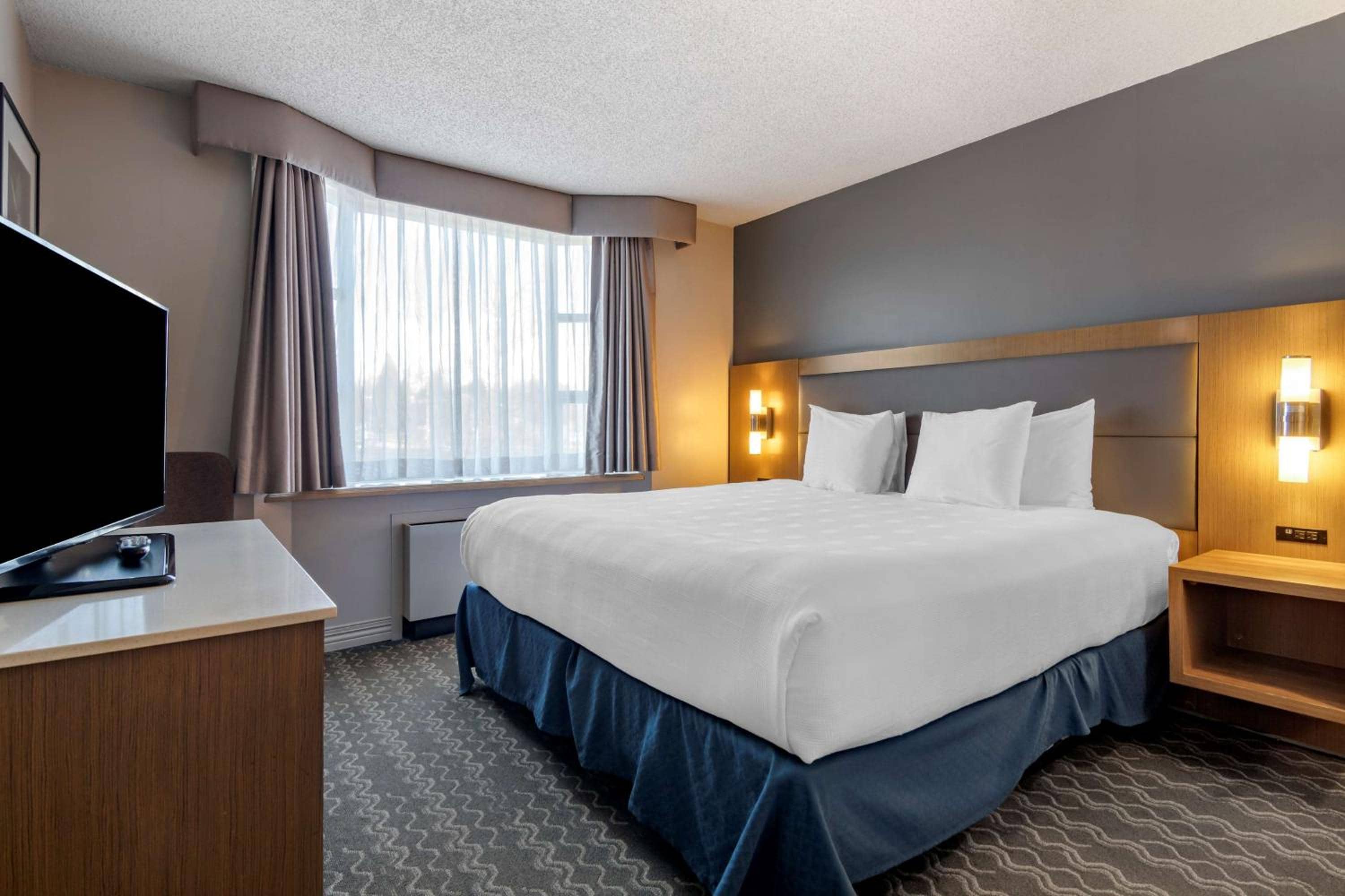 Best Western Plus Vancouver Airport Hotel — 5