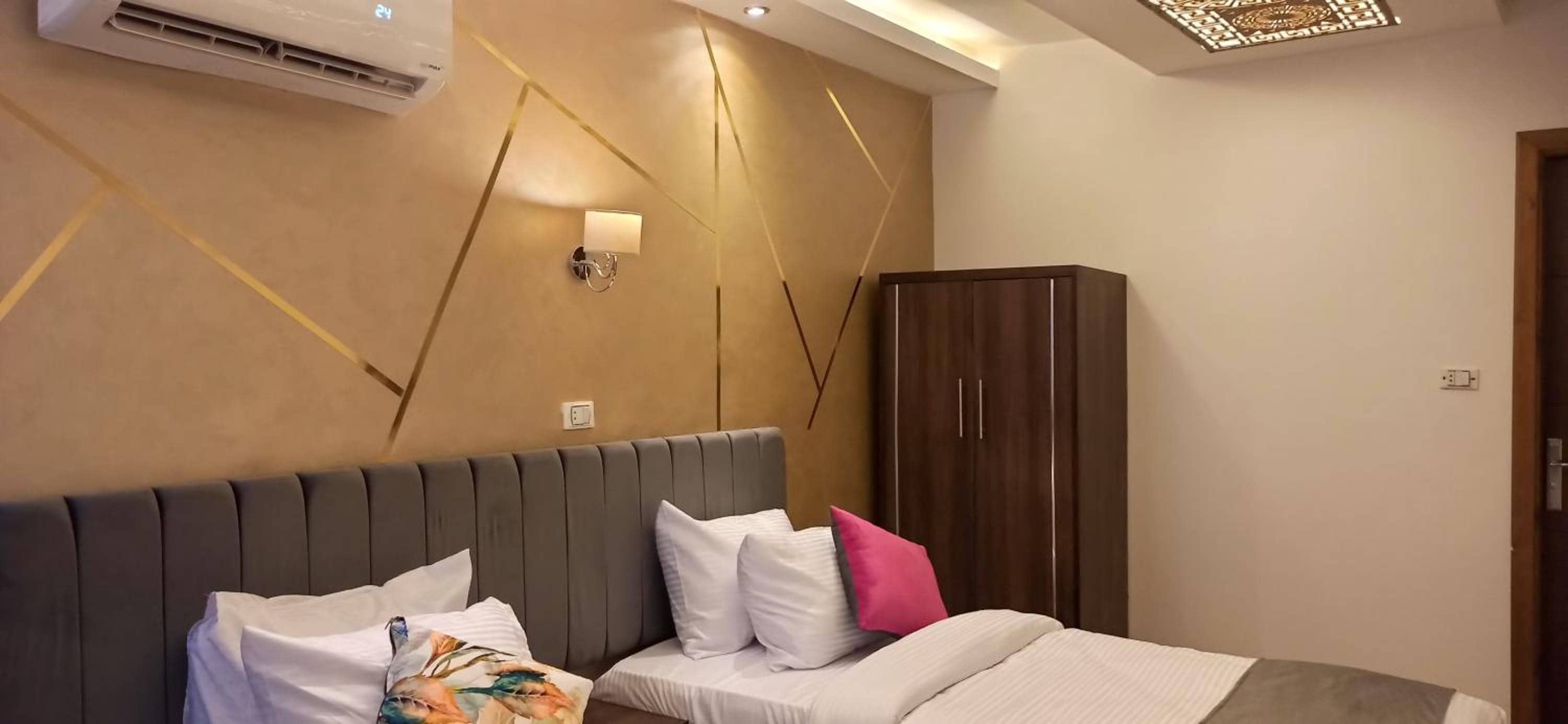 Grand Pyramids Inn — 5