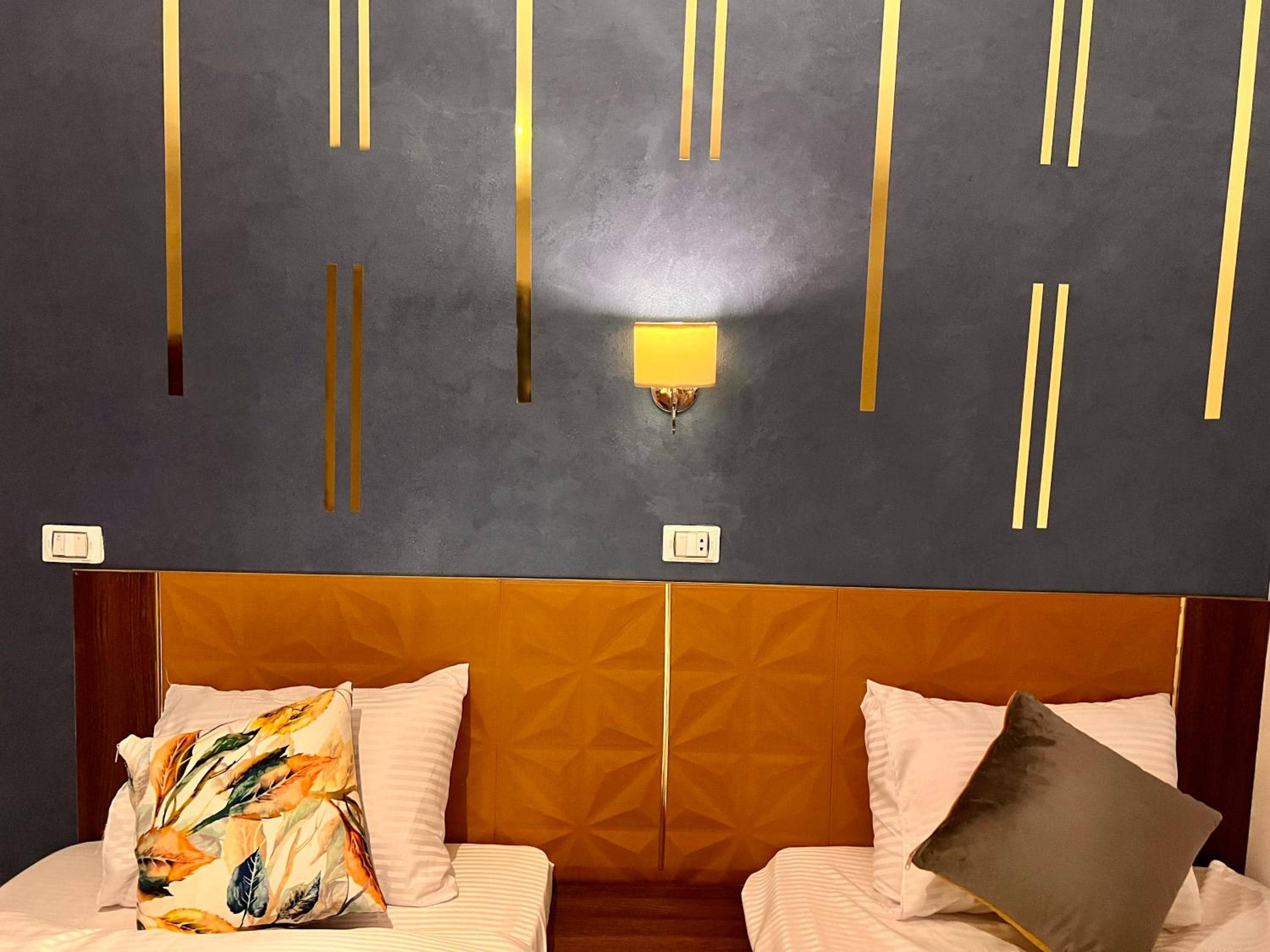 Grand Pyramids Inn — 2