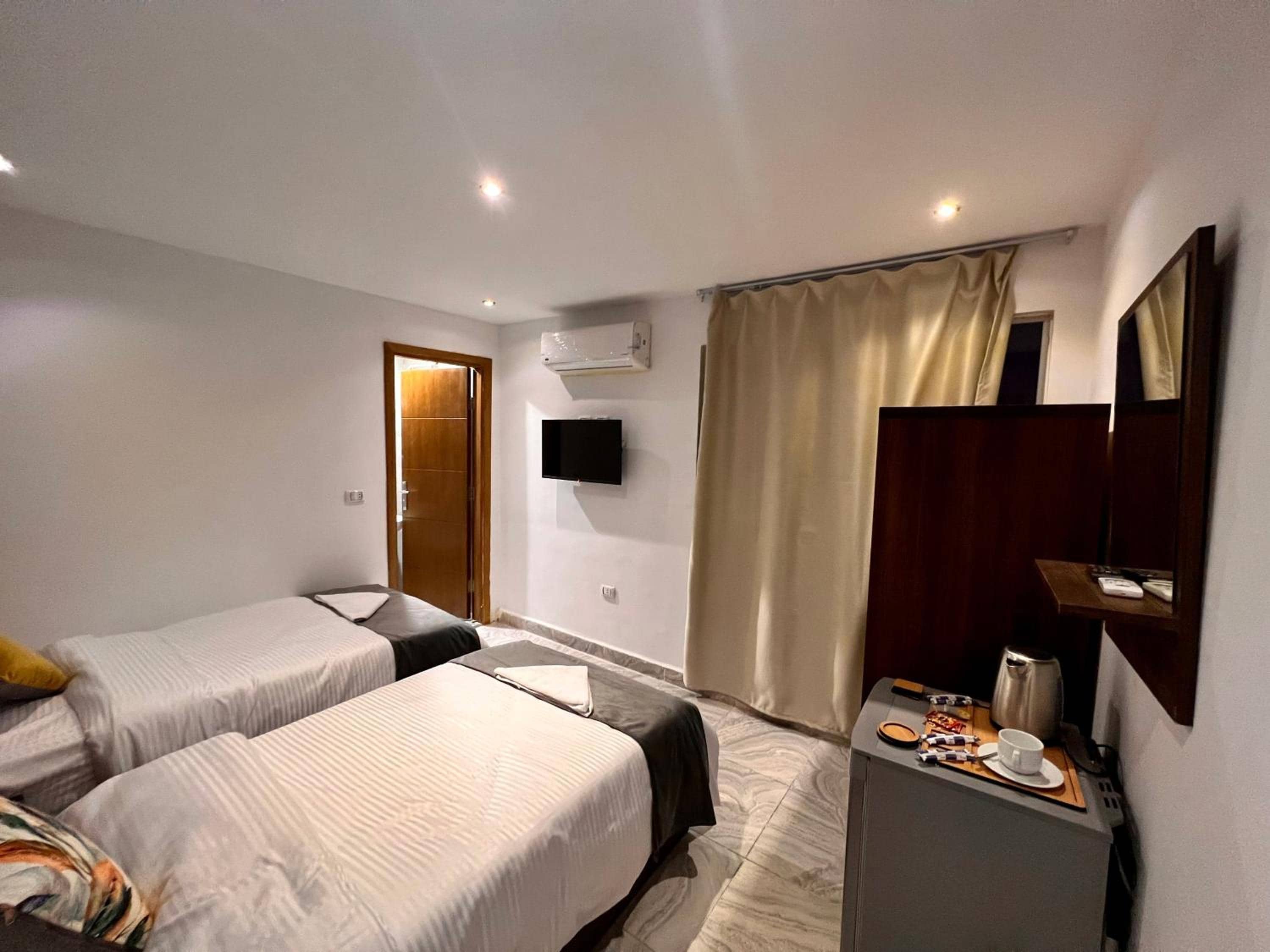 Grand Pyramids Inn — 3