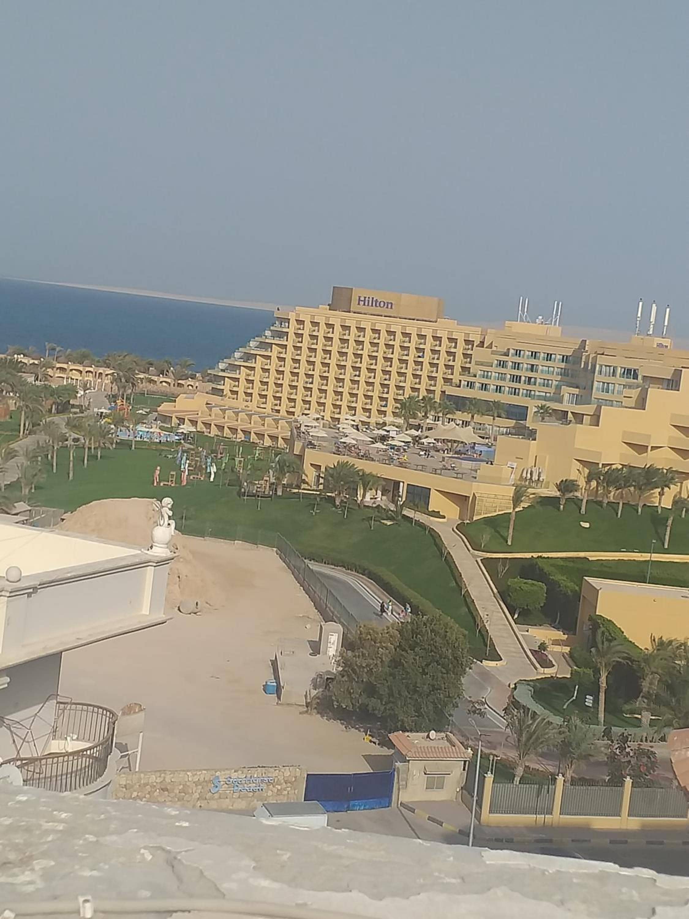 Cleopatra Resort F16 — 2