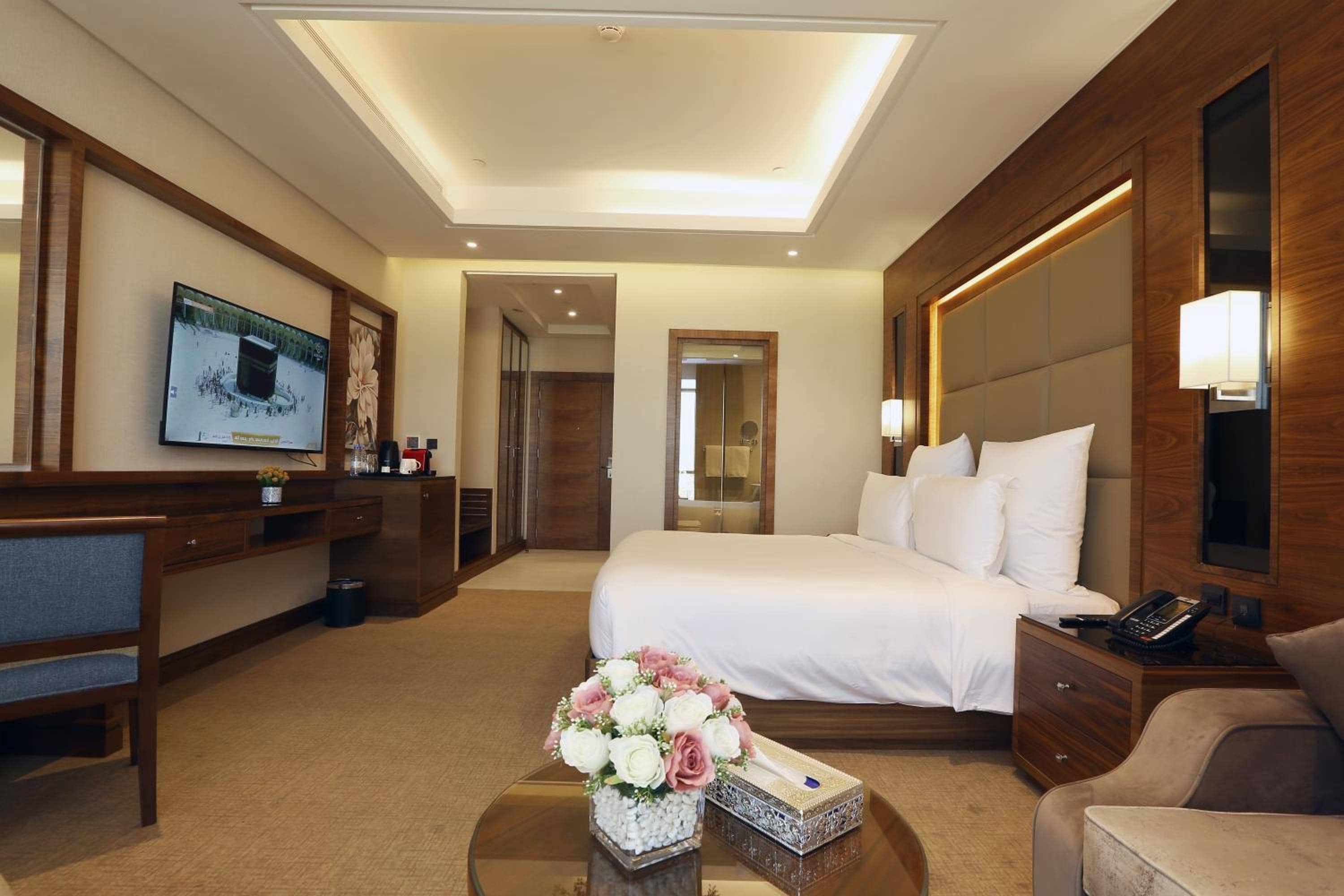 Weekend Hotel Sari — 3