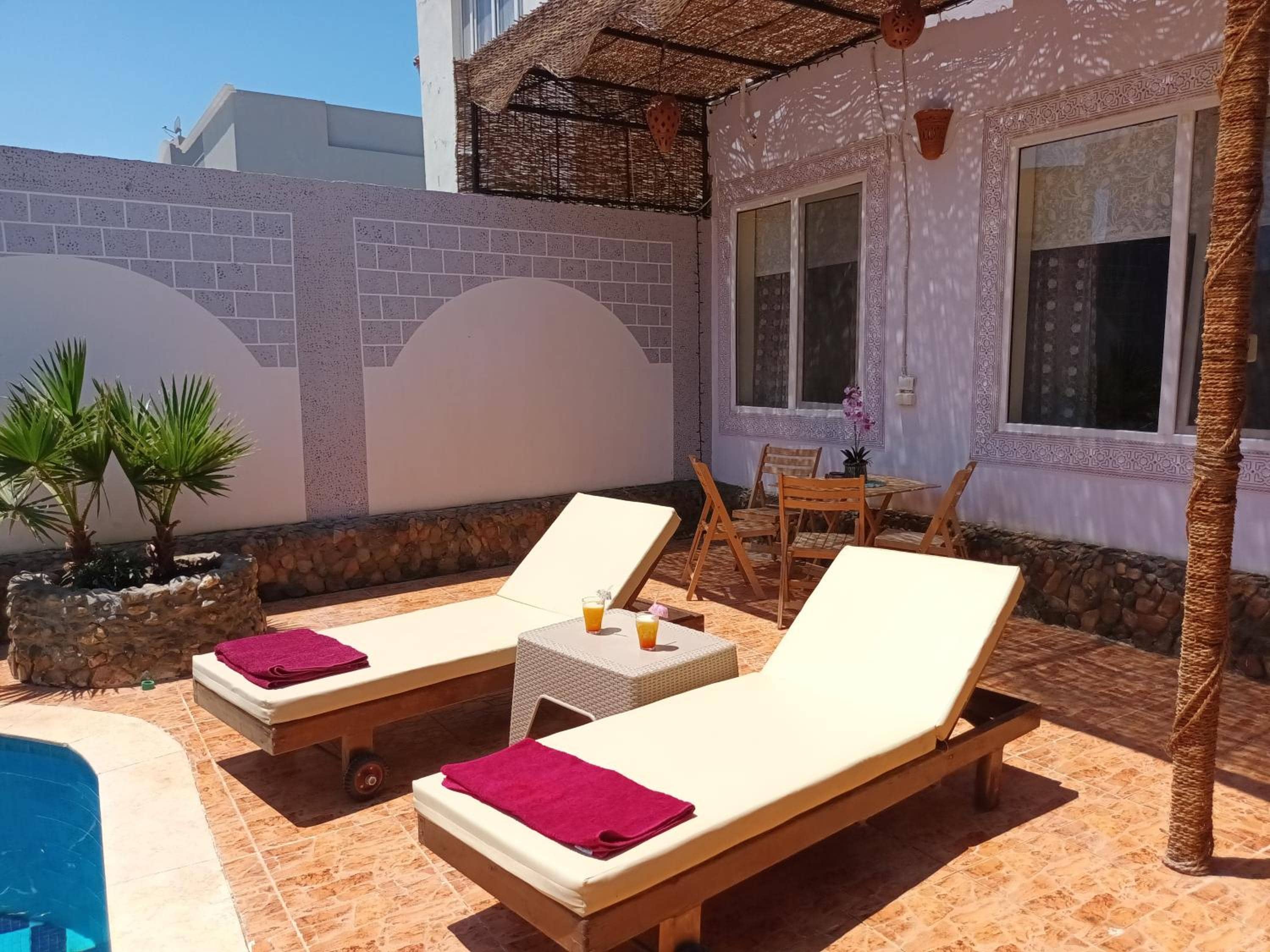 Rum i villa med pool — 4
