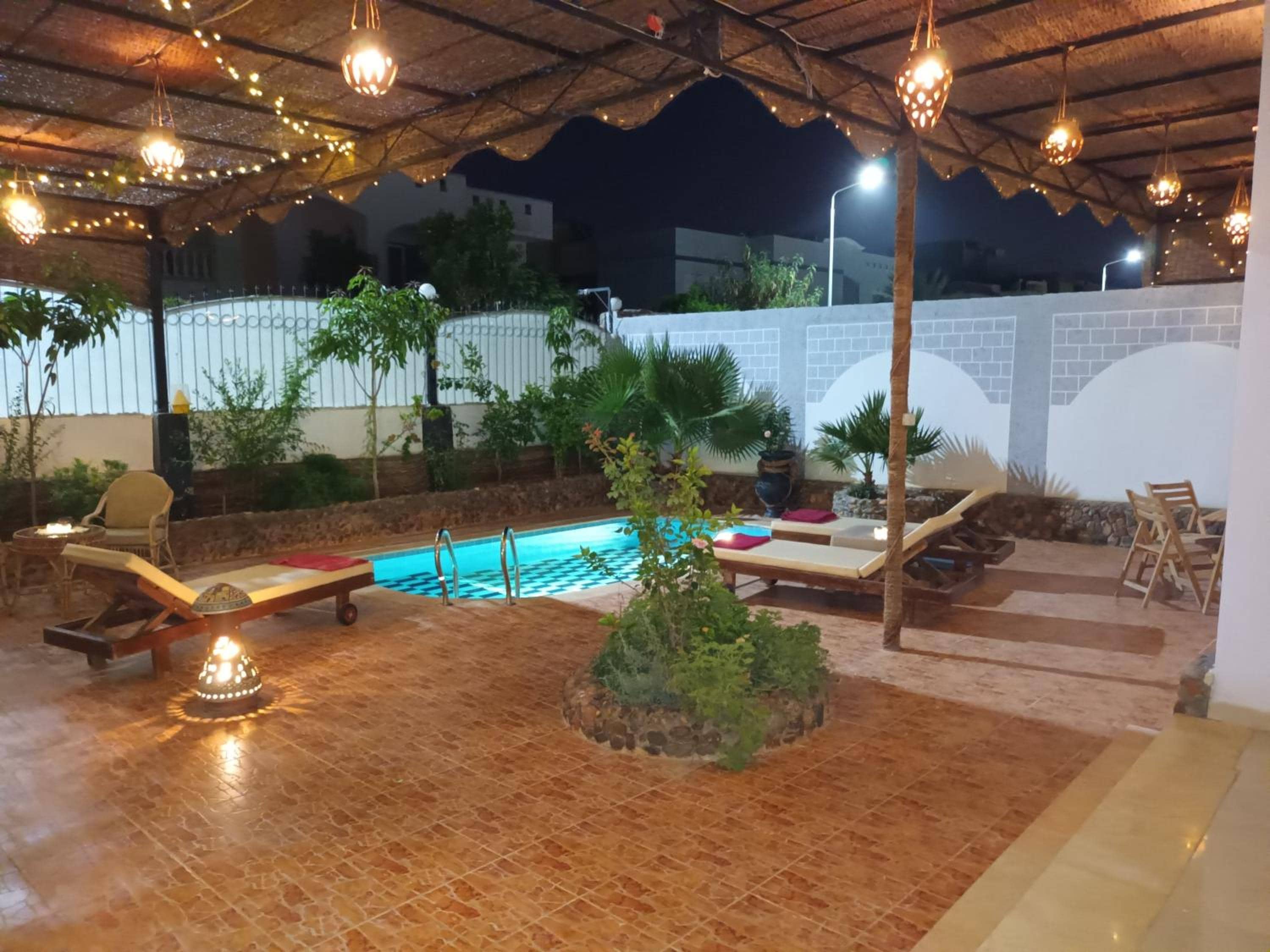 Rum i villa med pool — 5