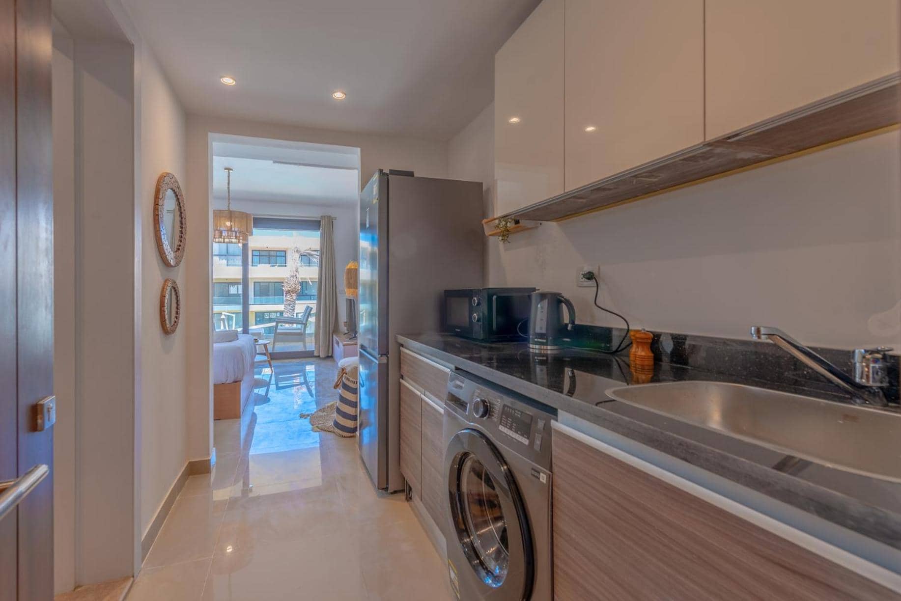 Boho-Chic Studio Apartment in G-Cribs, Pool View — 4