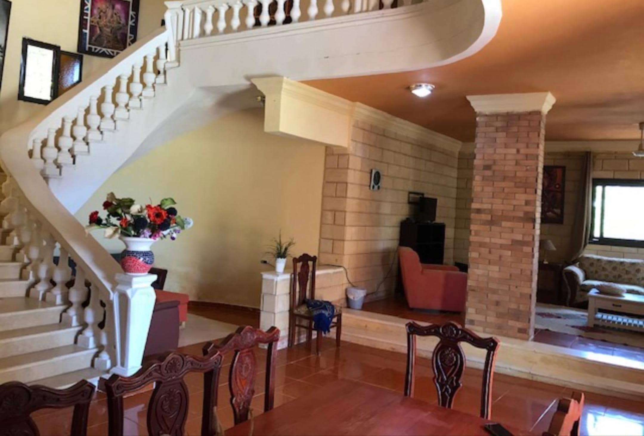 Yellow Family Villa - Private Pool - AC- 5 Min Walk to Beach - — 2