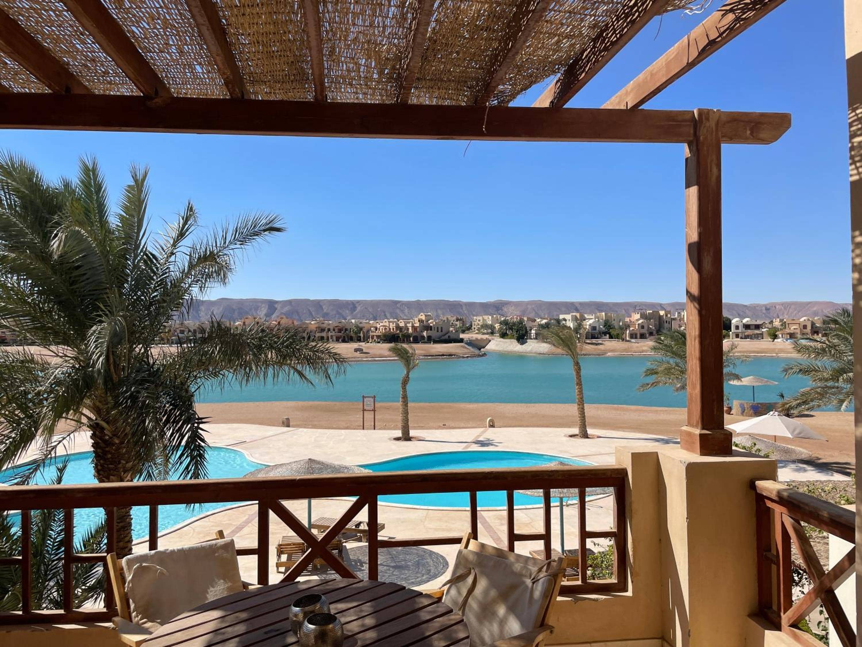 Sabina 1br apartment Lagoon view with shared pool By BFG Beit Fel Gouna — 5