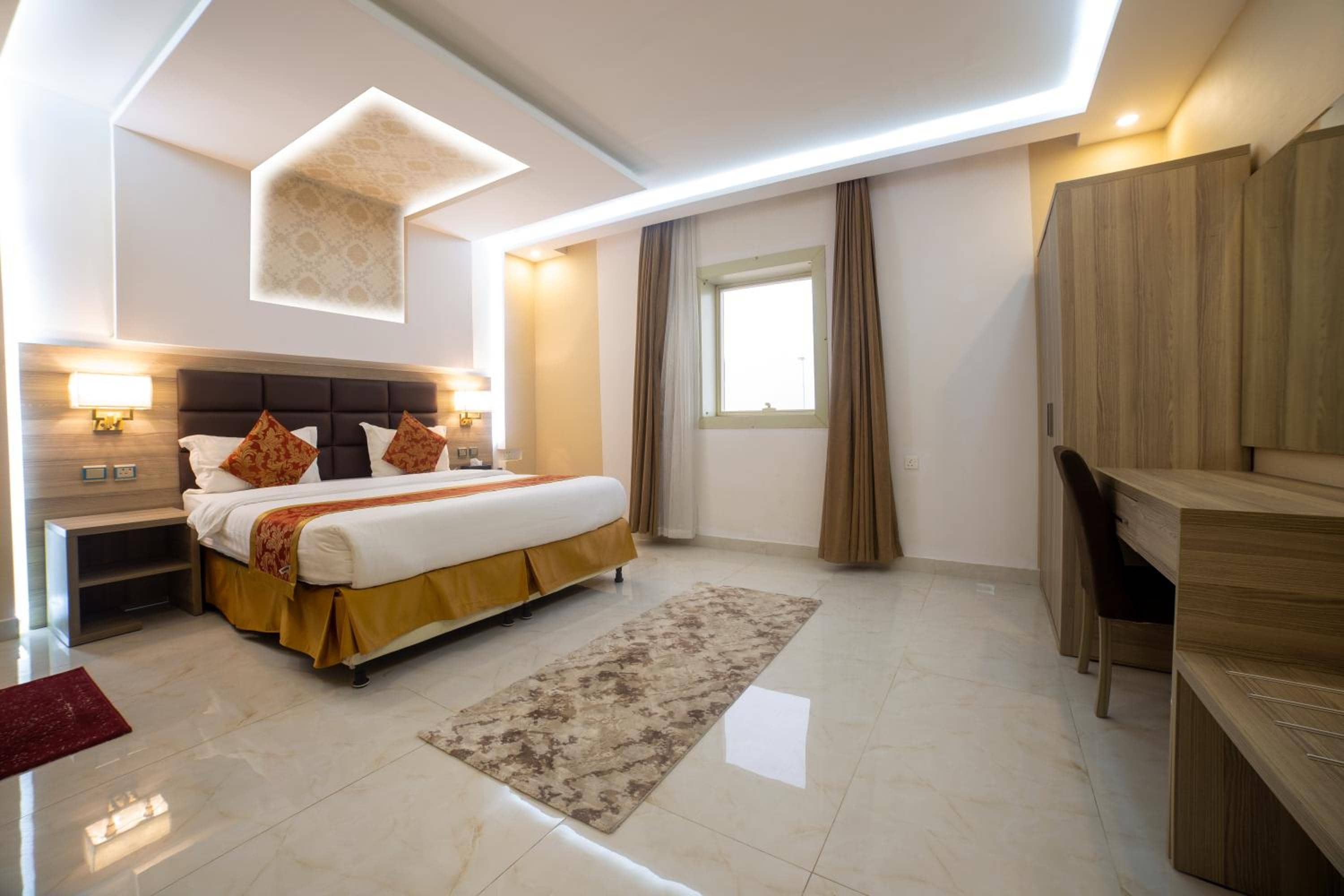 First Diamond Served Apartments — 5