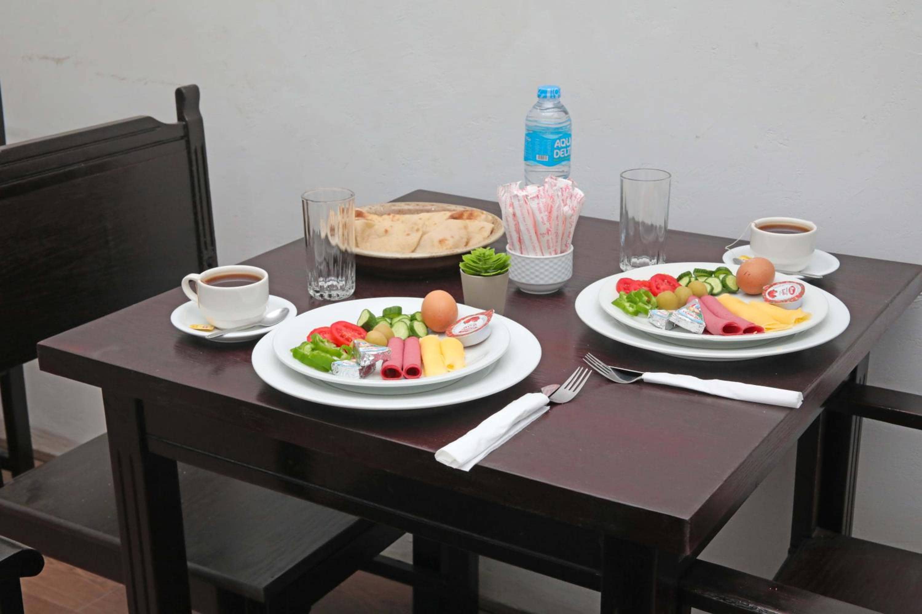 Gresham Hotel — 4