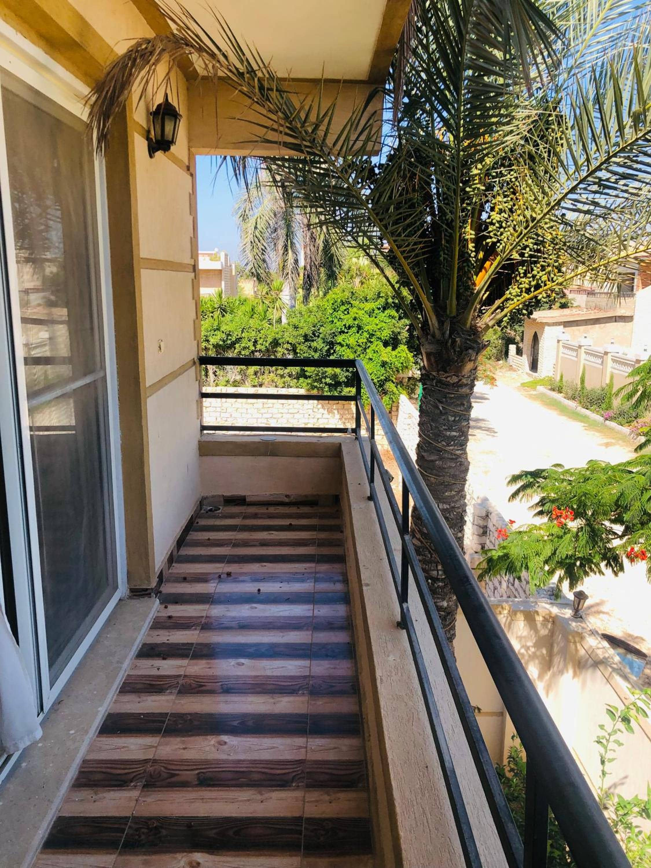 Lovely Villa 5- bedroom with Overflow Pool with Nice Garden at Green Oasis Resort — 2