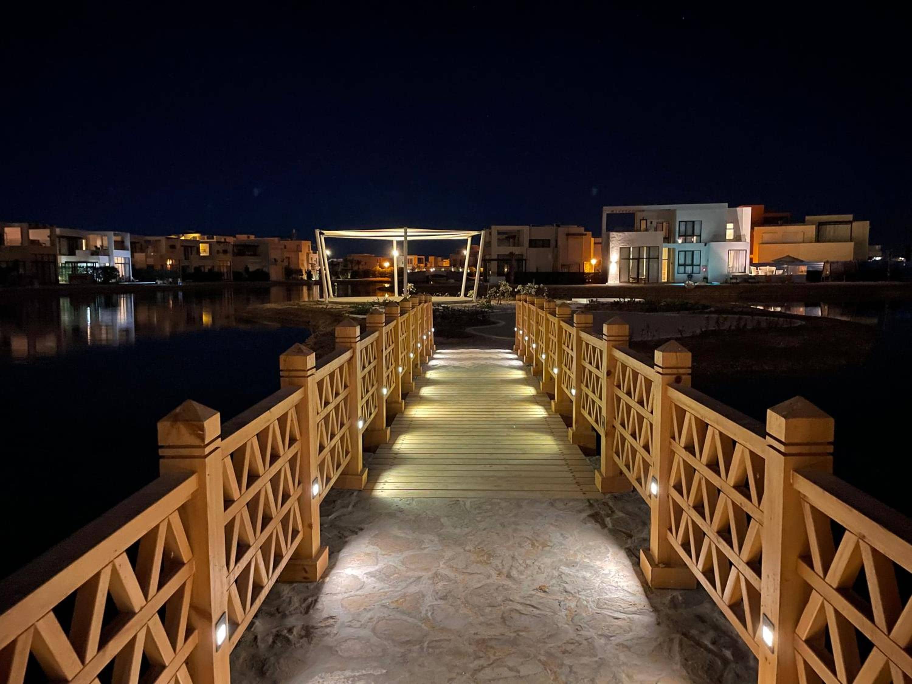 Boho Chic - Scenic Lagoon View at Tawila, Gouna