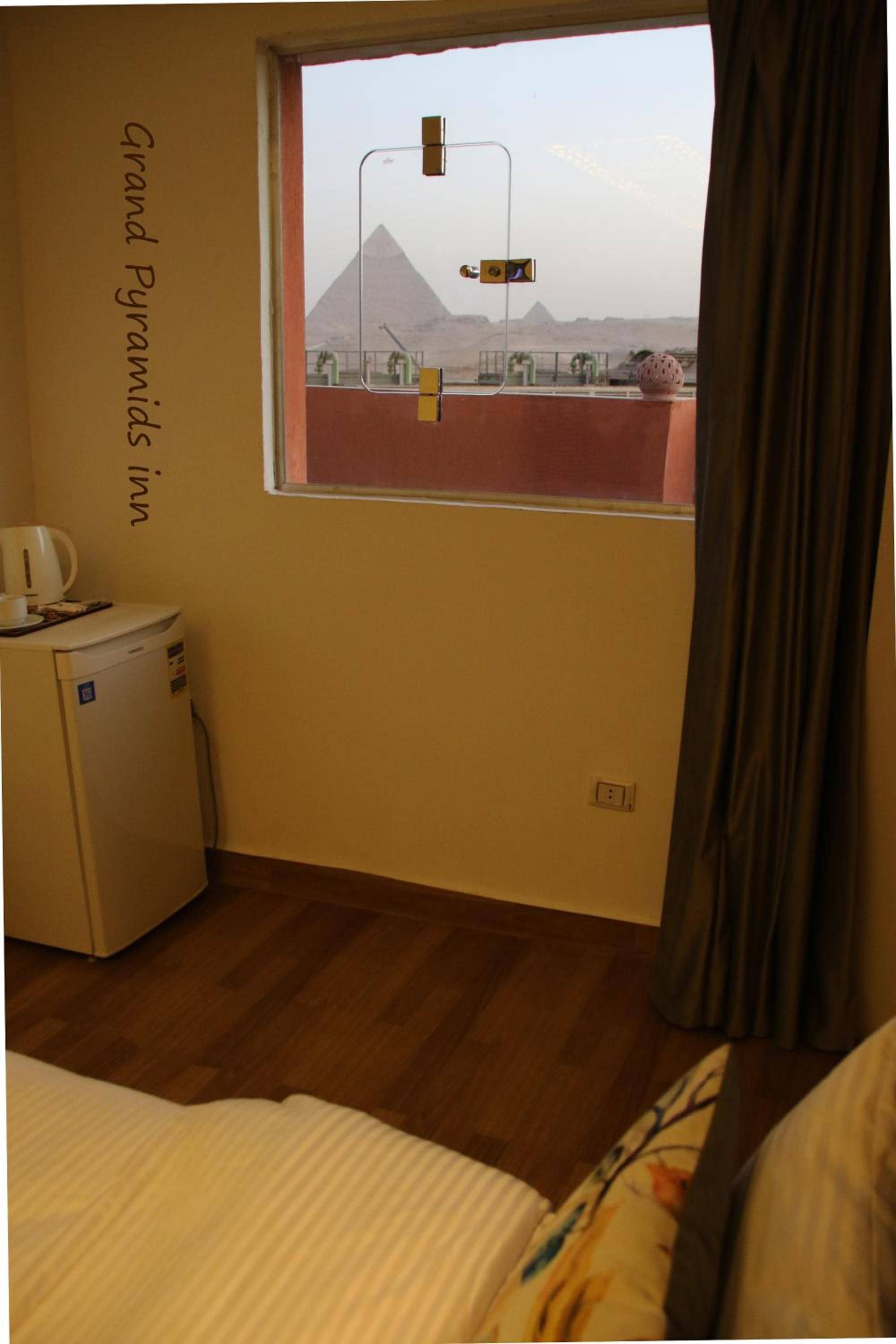 Grand Pyramids Inn — 4