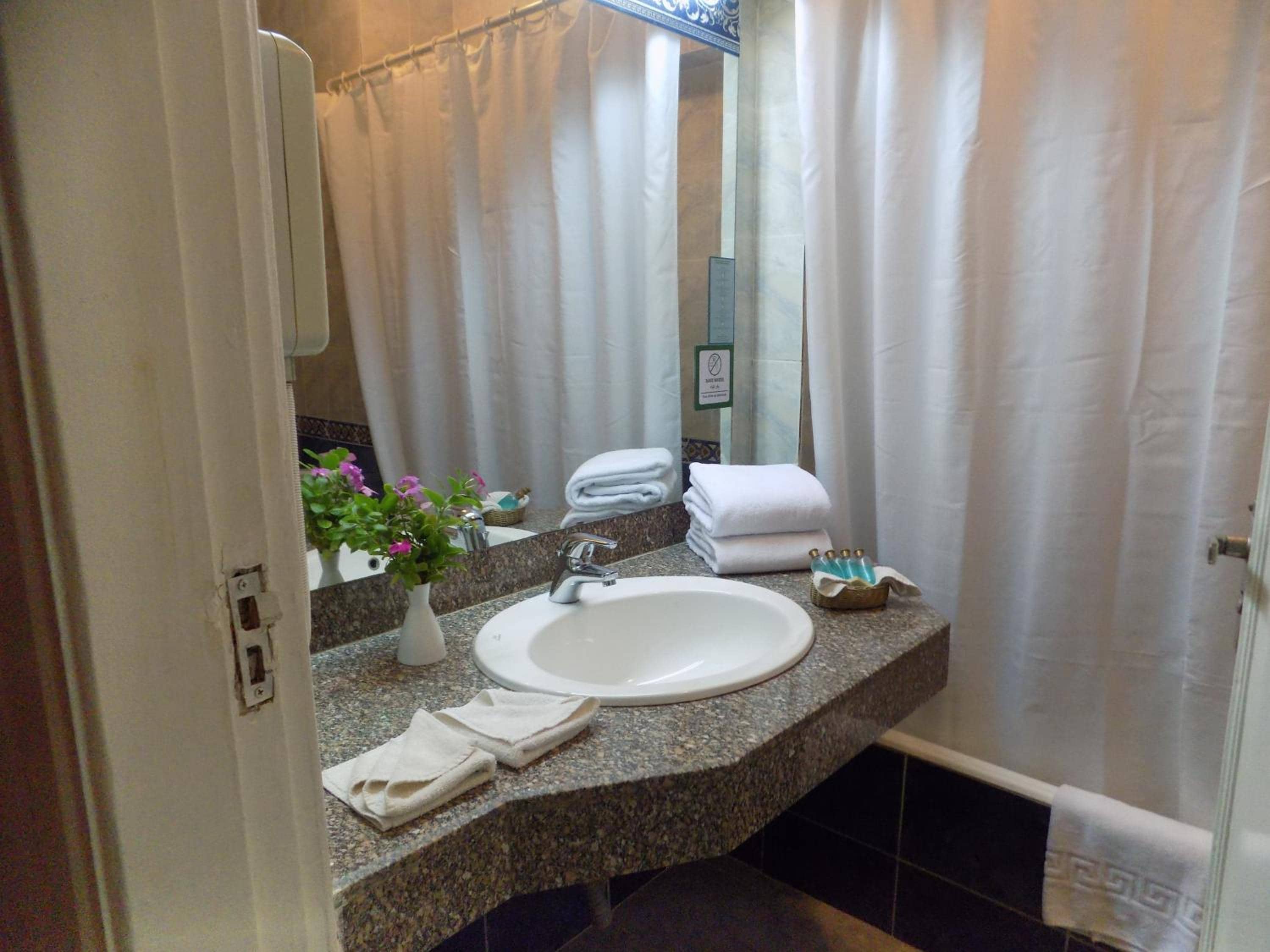 Turquoise Beach Hotel — 2