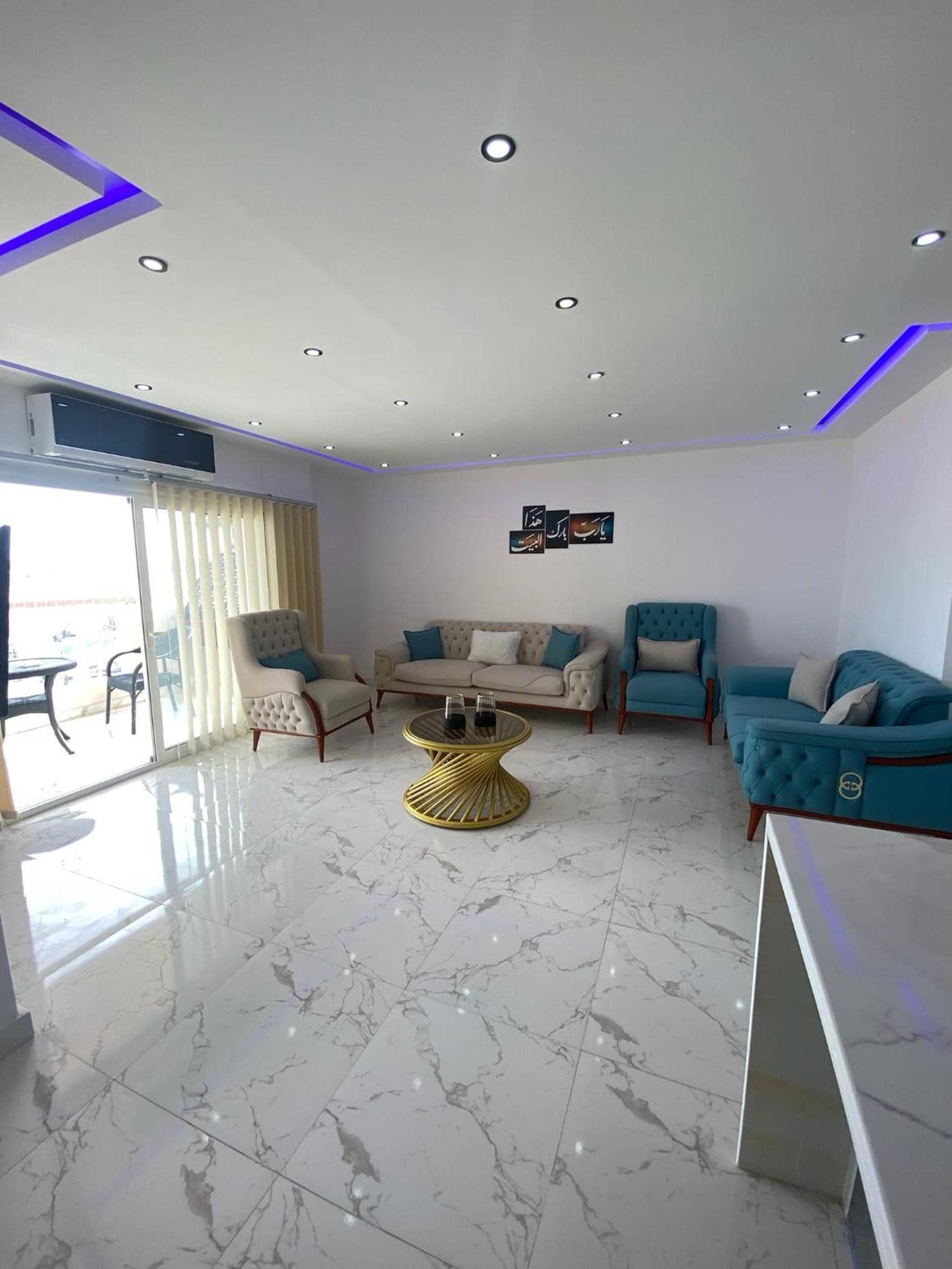 Blue Whale Hurghada Beach Front Apartments City Centre — 5