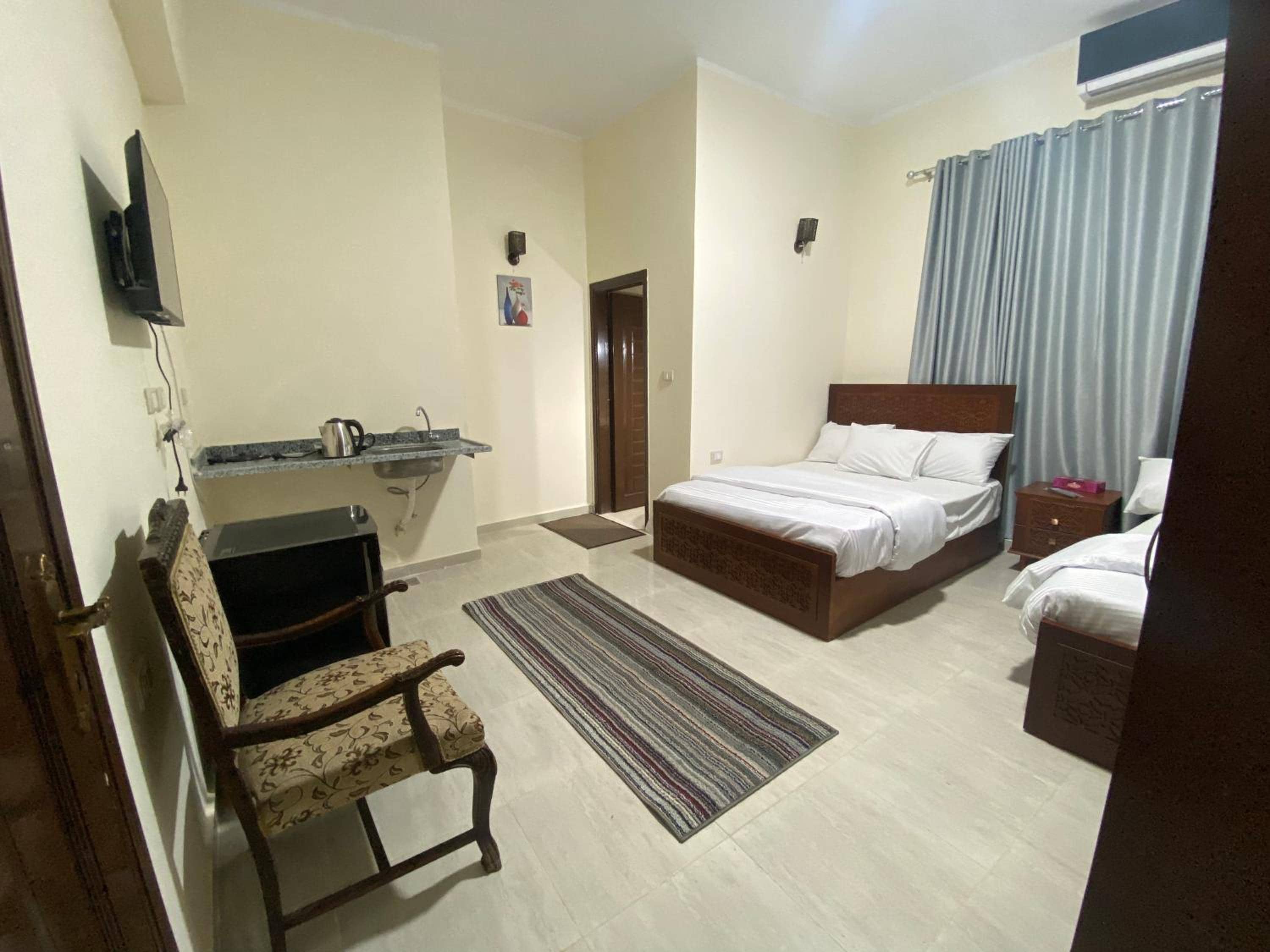 Sneferu Hotel — 4