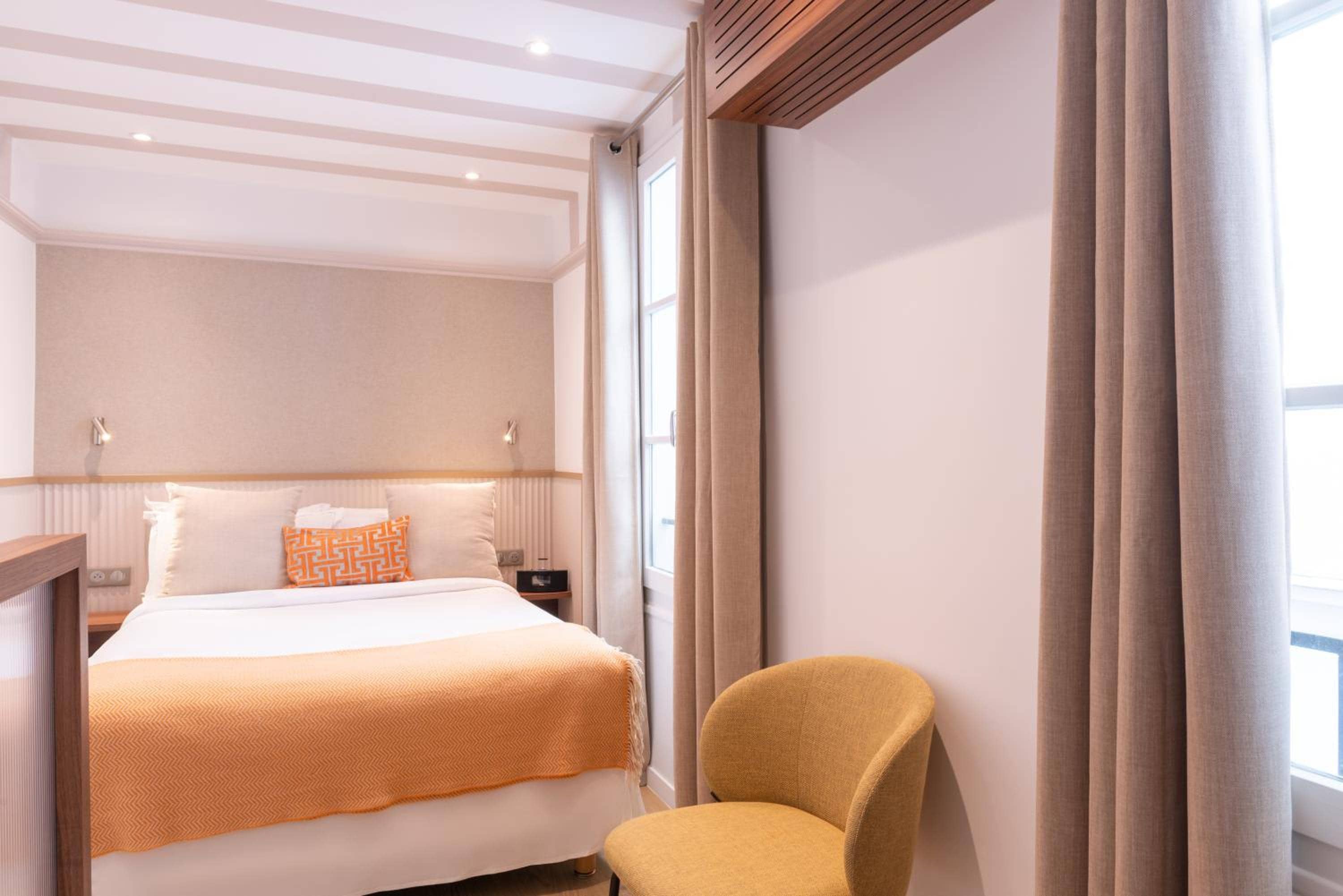 Hotel Le Placide Saint-Germain Des Prés — 2