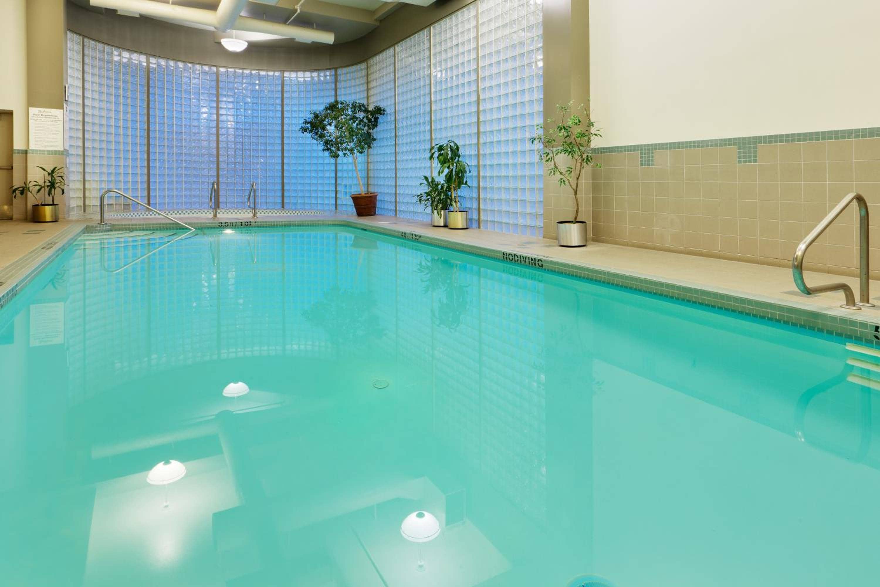 Radisson Hotel Vancouver Airport — 4