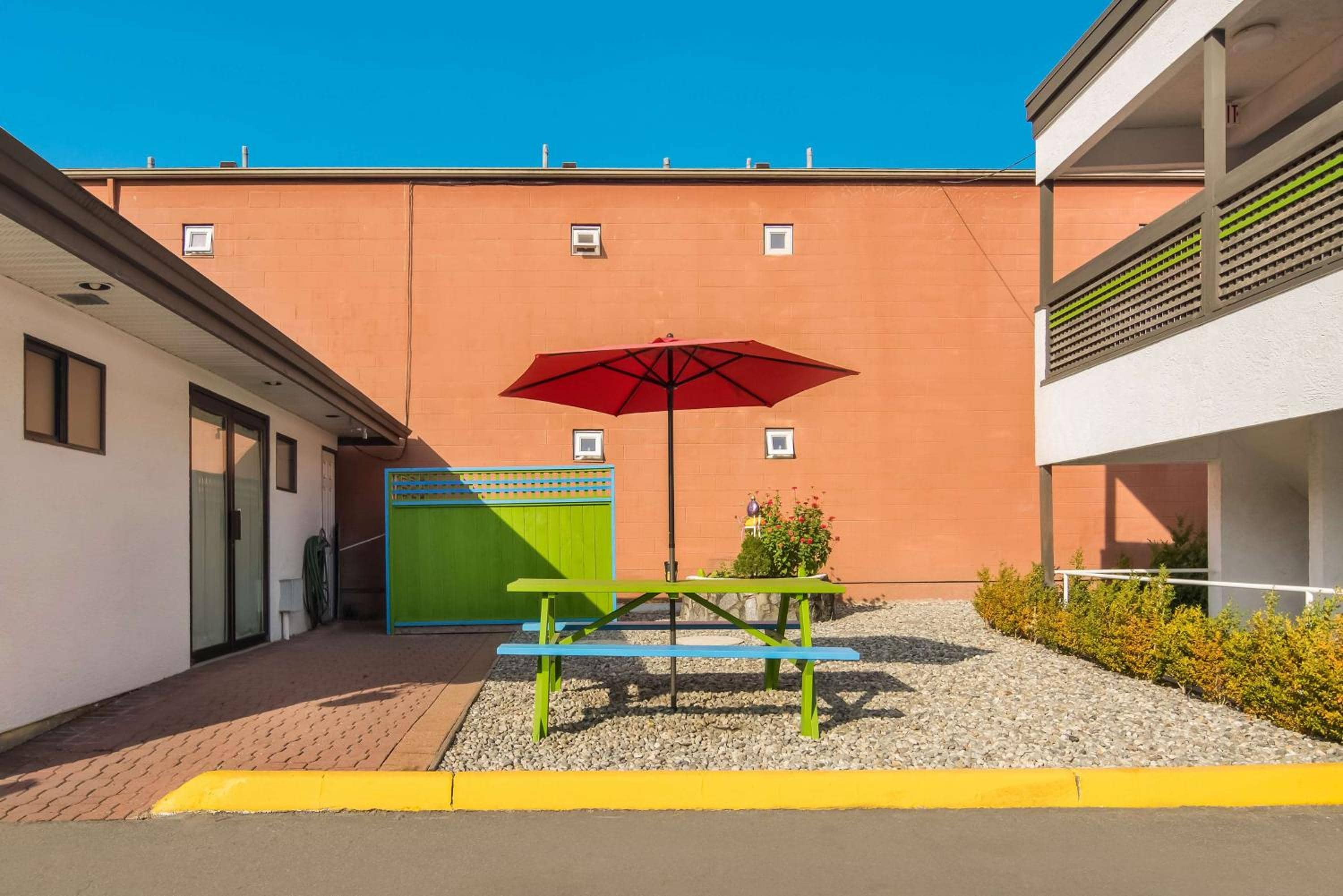 SureStay by Best Western North Vancouver Capilano — 3