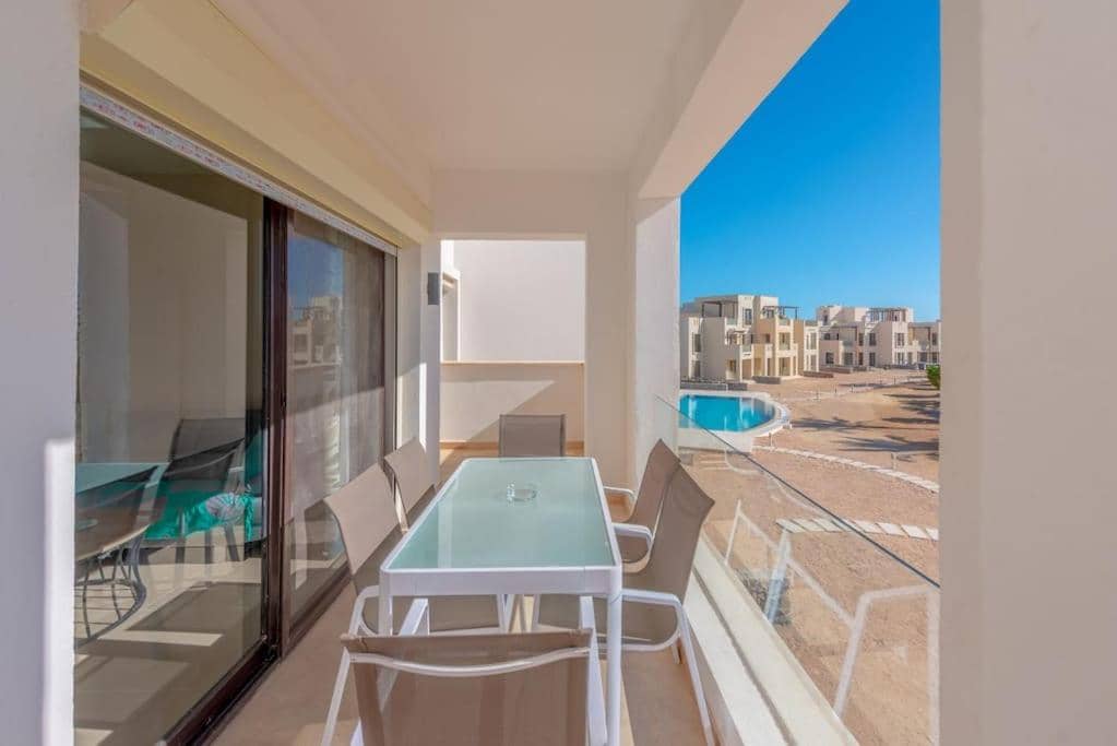 Bright 2-Bedroom Apartment with Golf Course & Pool View l Cyan, El Gouna — 4