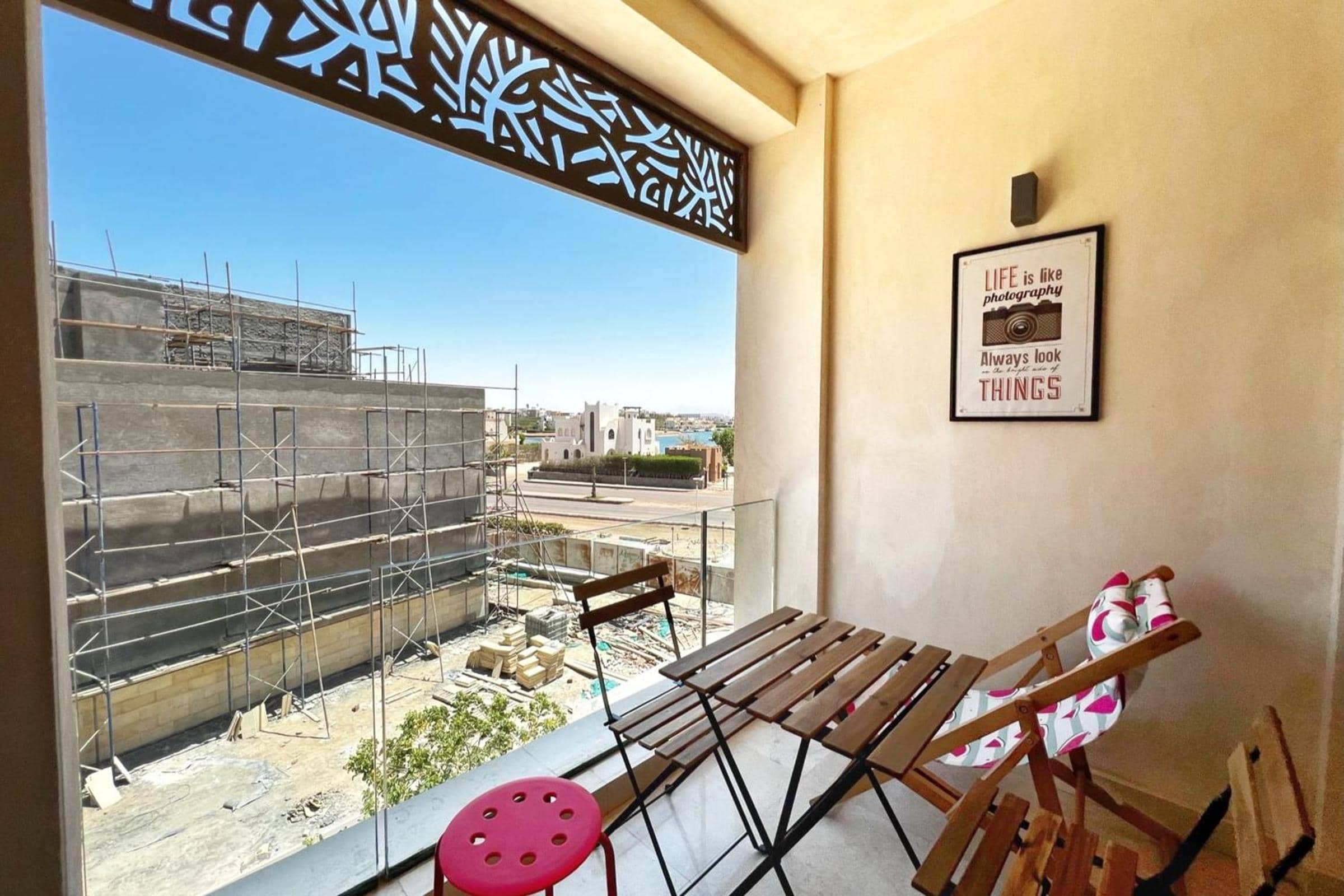 Enticing & Earthy 1 BDR Mangroovy Free Pool & Beach Access — 2